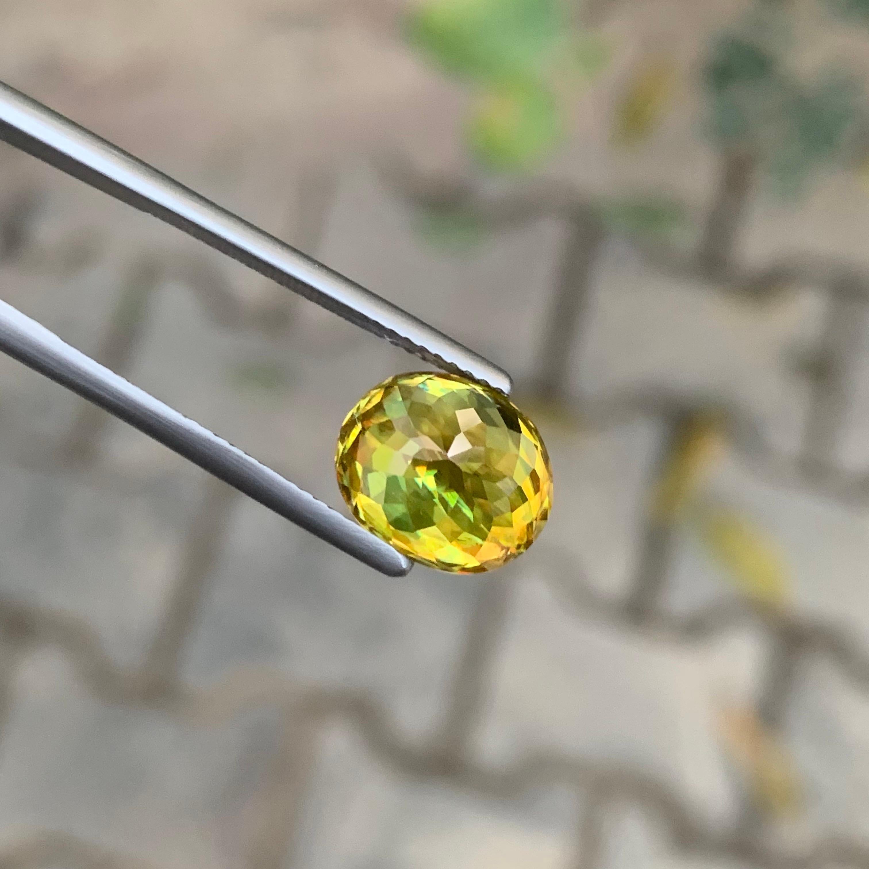 AGA-zertifiziert 5,49 Karat natürlicher loser Feuereffekt Sphen / Titanit im Angebot 6