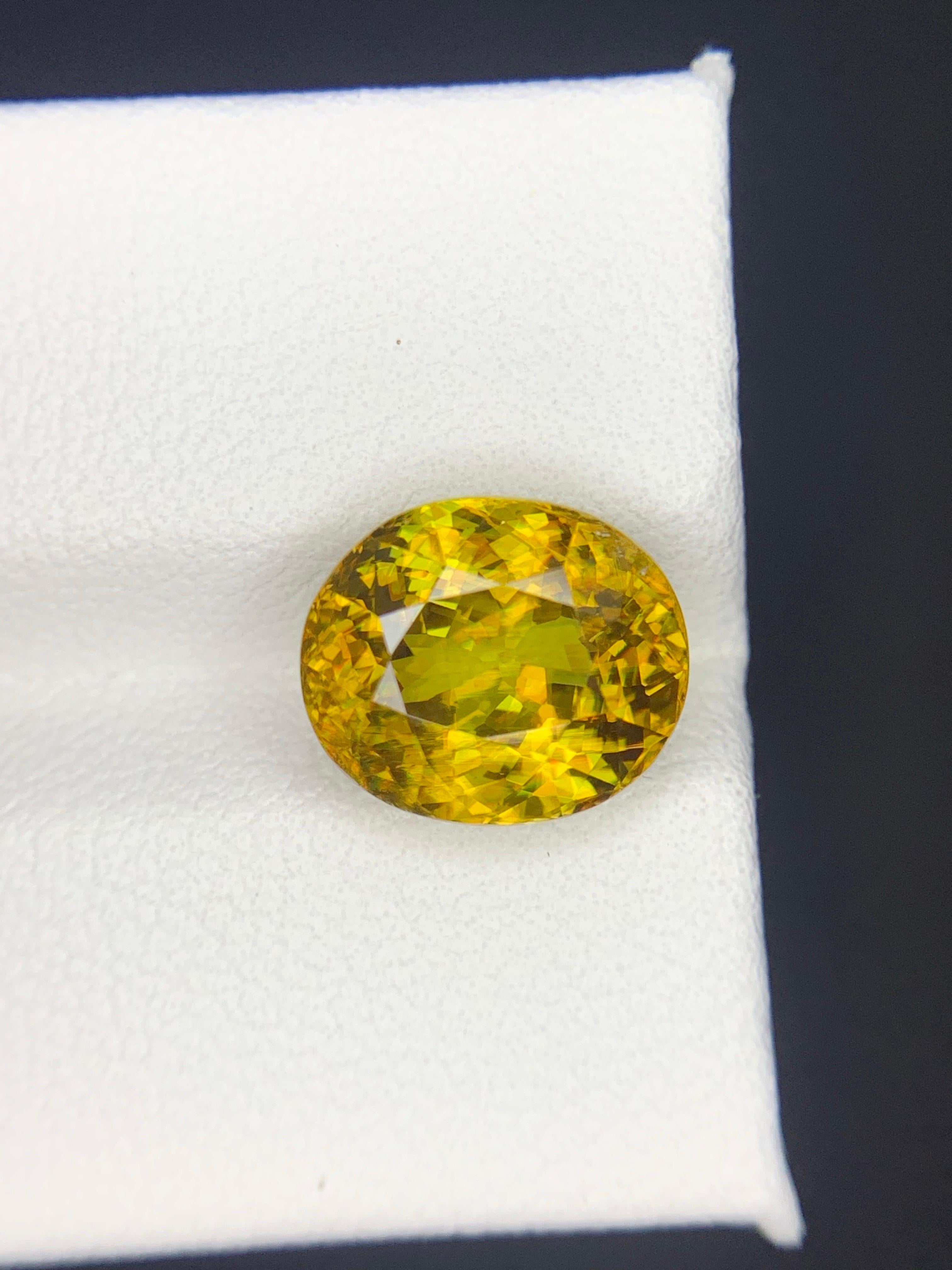 AGA-zertifiziert 5,49 Karat natürlicher loser Feuereffekt Sphen / Titanit (Arts and Crafts) im Angebot