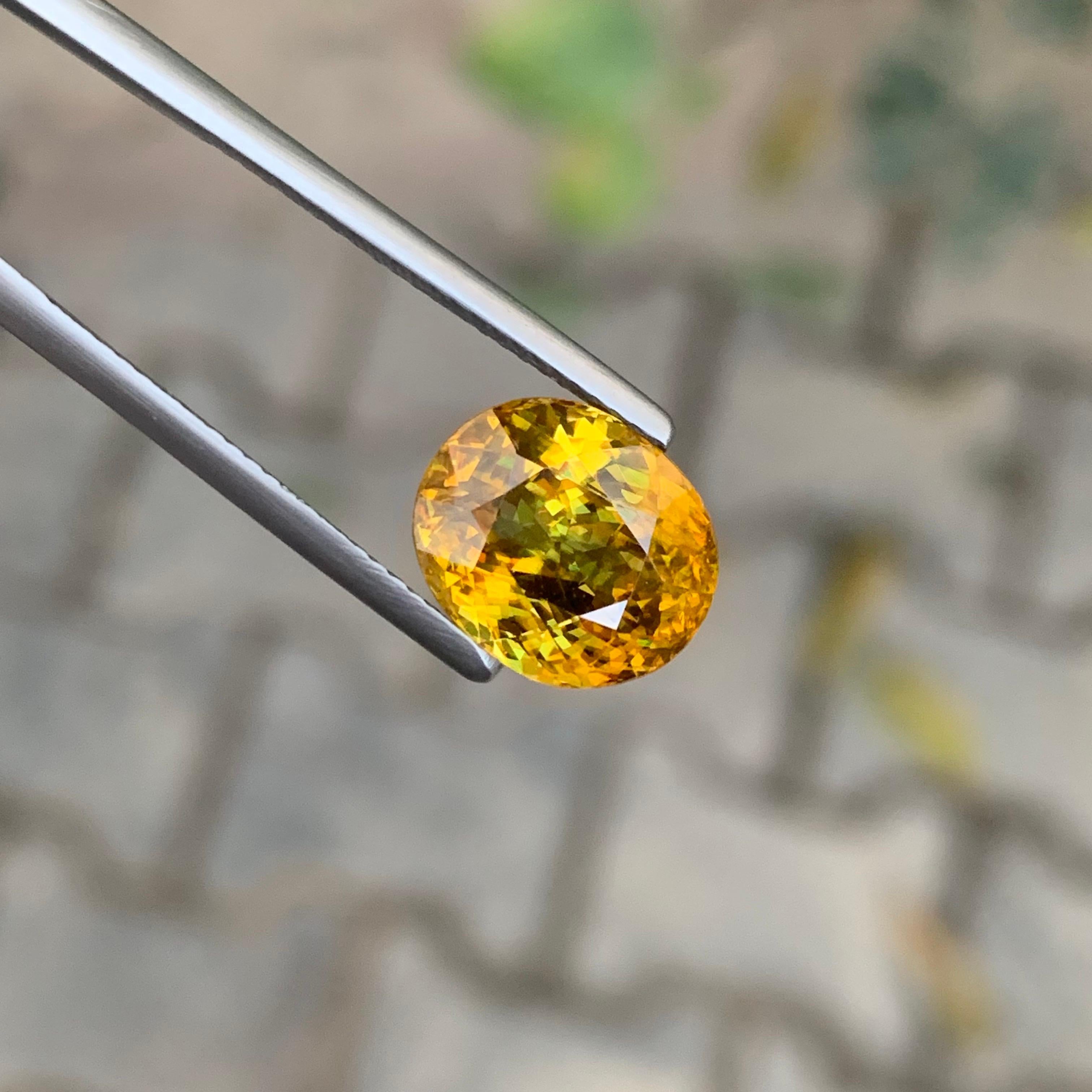 AGA-zertifiziert 5,49 Karat natürlicher loser Feuereffekt Sphen / Titanit im Angebot 2