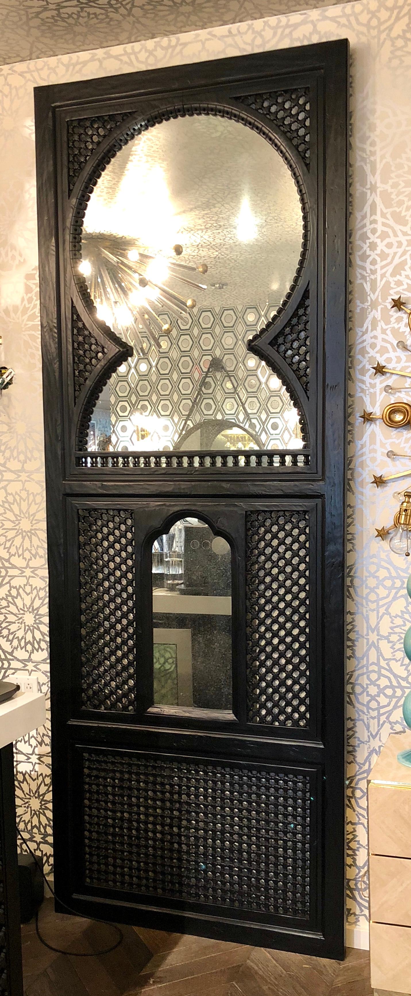 Agadir Screen In Excellent Condition For Sale In West Hollywood, CA