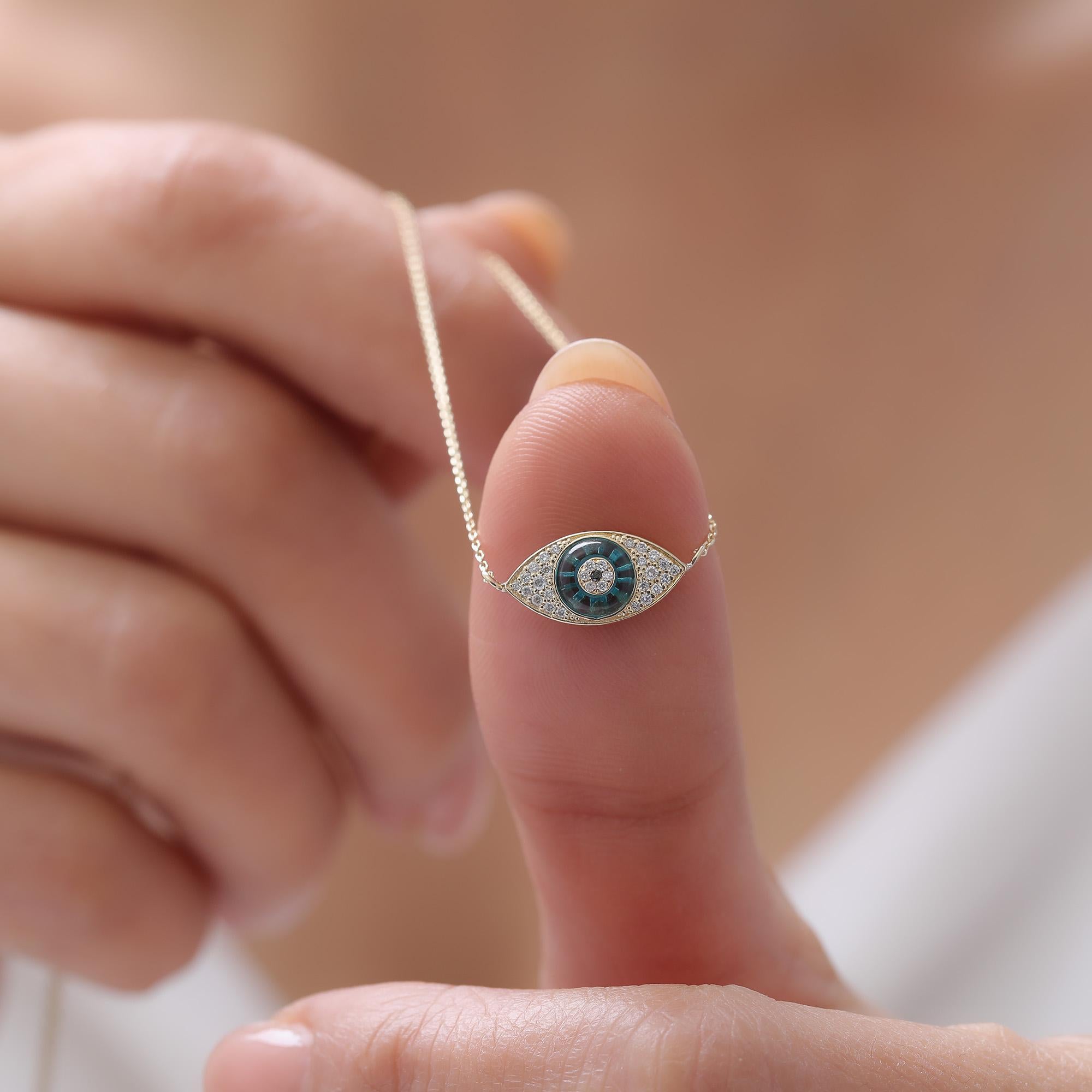 Collana di diamanti contro il malocchio

Questo articolo è realizzato su ordinazione, comunicaci il colore dell'oro e la lunghezza della catena che desideri. 

Dettagli del prodotto :

- Su ordinazione

- Oro Kt: 14kt 

- Colori dell'oro