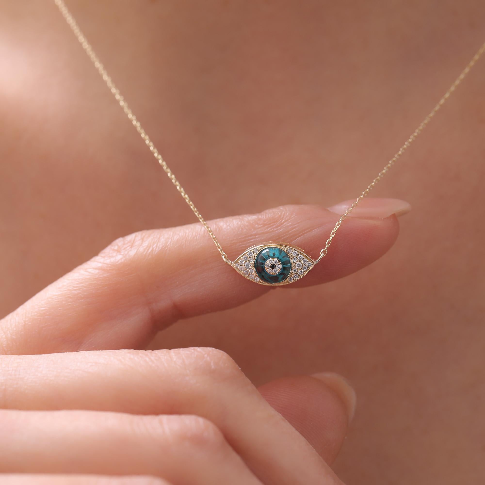 Donna Collana di diamanti contro il malocchio in vendita