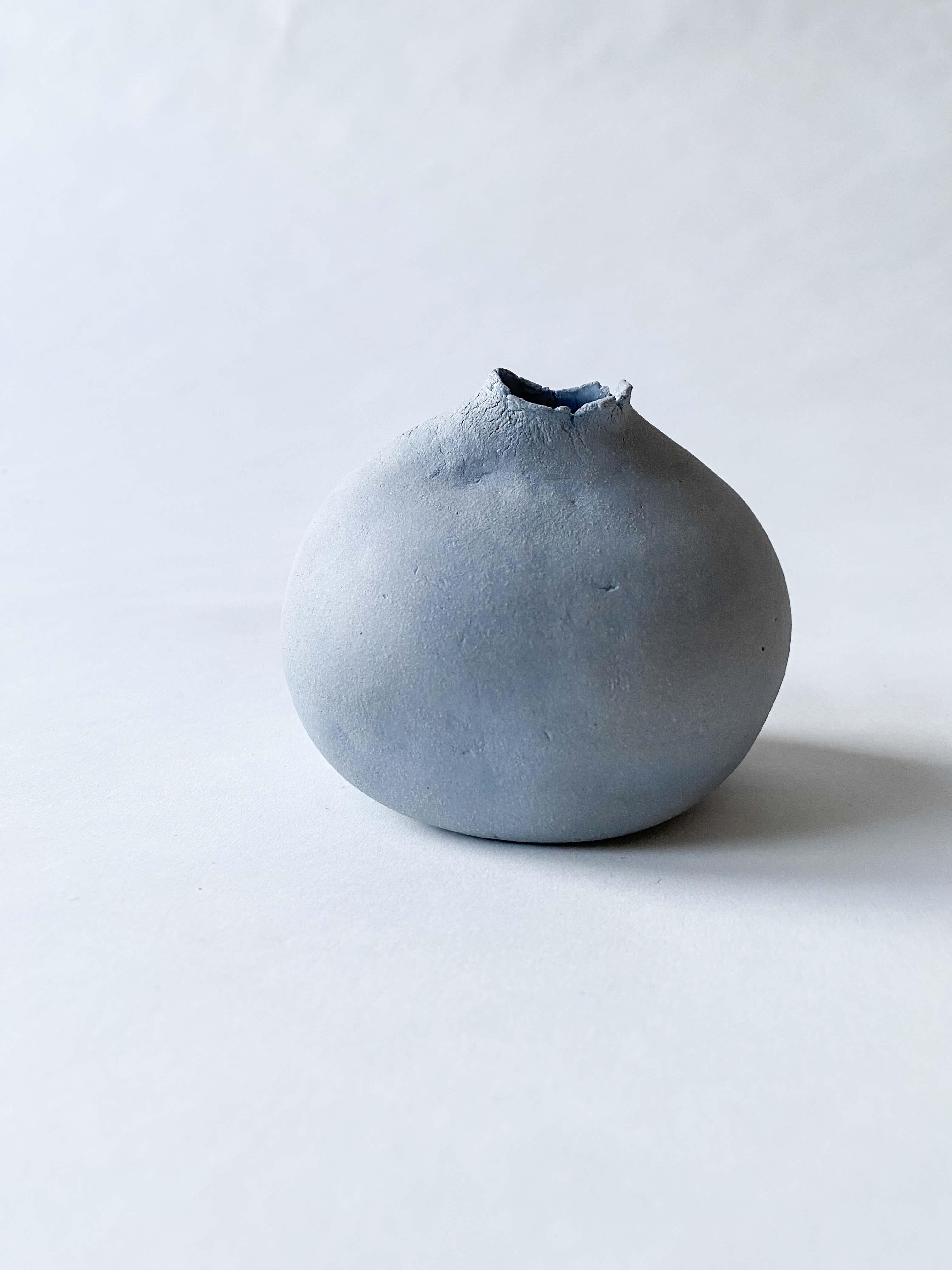 Moderno Against The Wall II Decorative Ceramic Vase by Lillian Tørlen in vendita