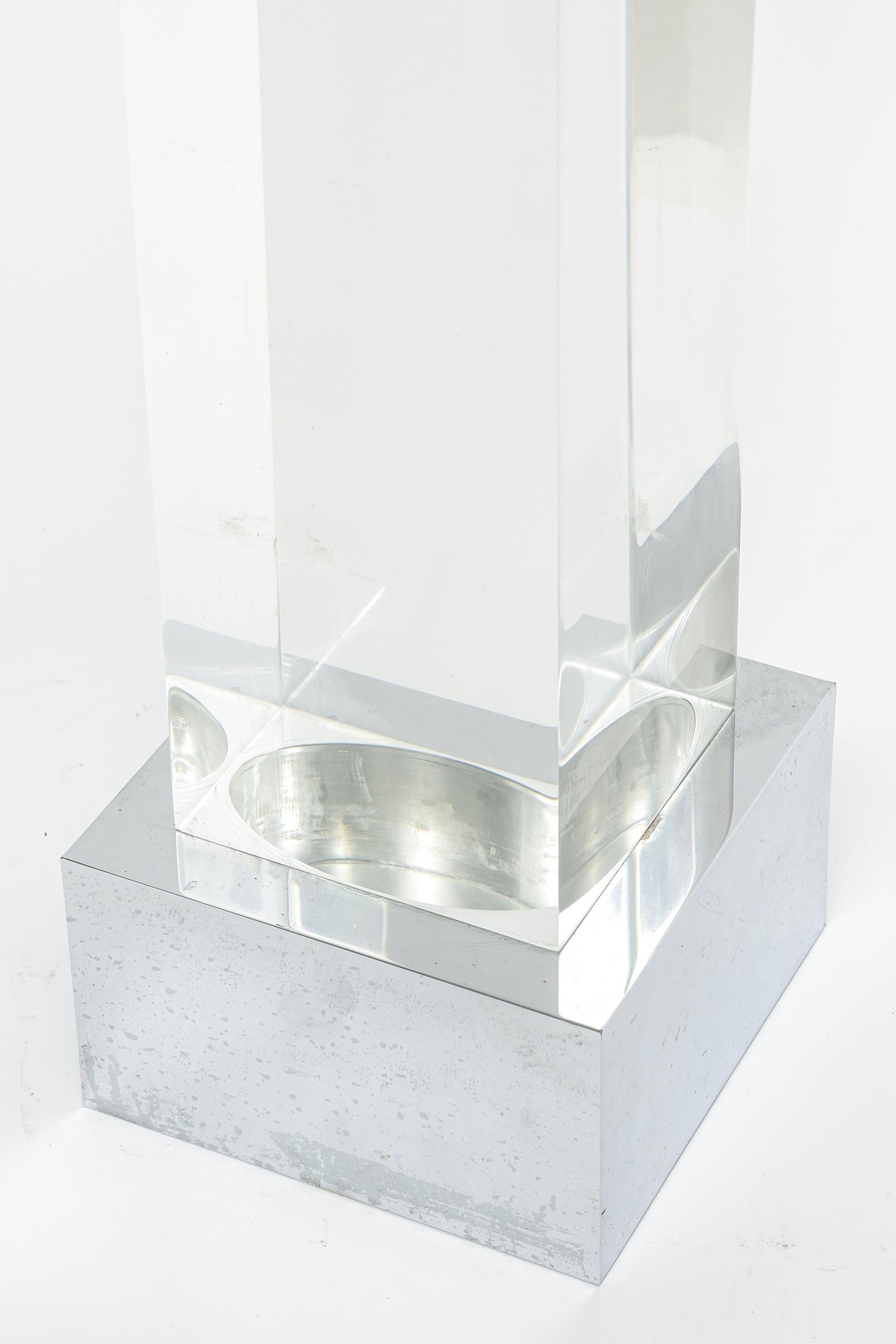 Agam Kinetic Space Divider Sculpture Limited Edition Artist Proof & Support en Lucite Bon état - En vente à Miami Beach, FL