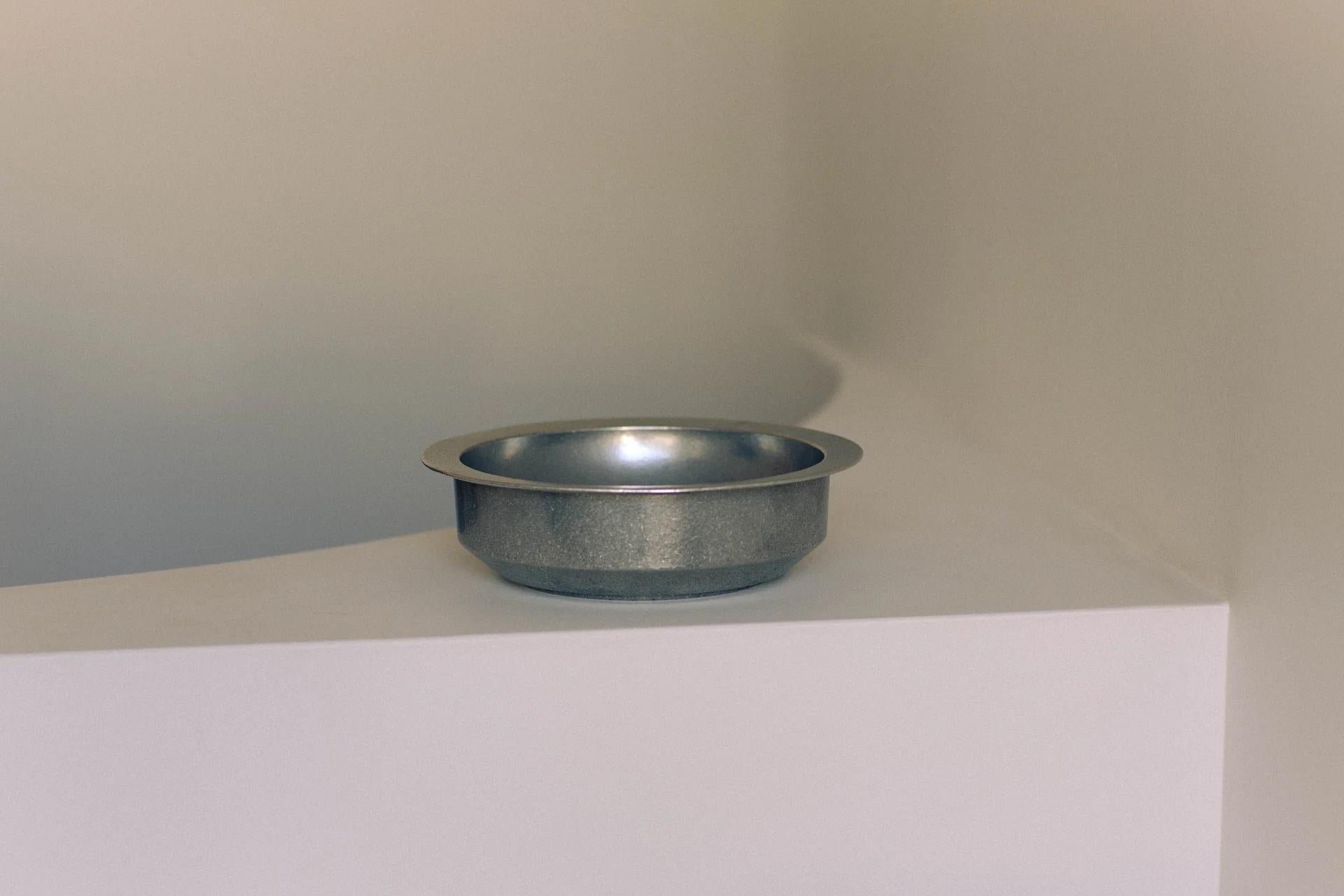 XXIe siècle et contemporain Bol contemporain en aluminium Silver Agata par Henry Wilson en vente