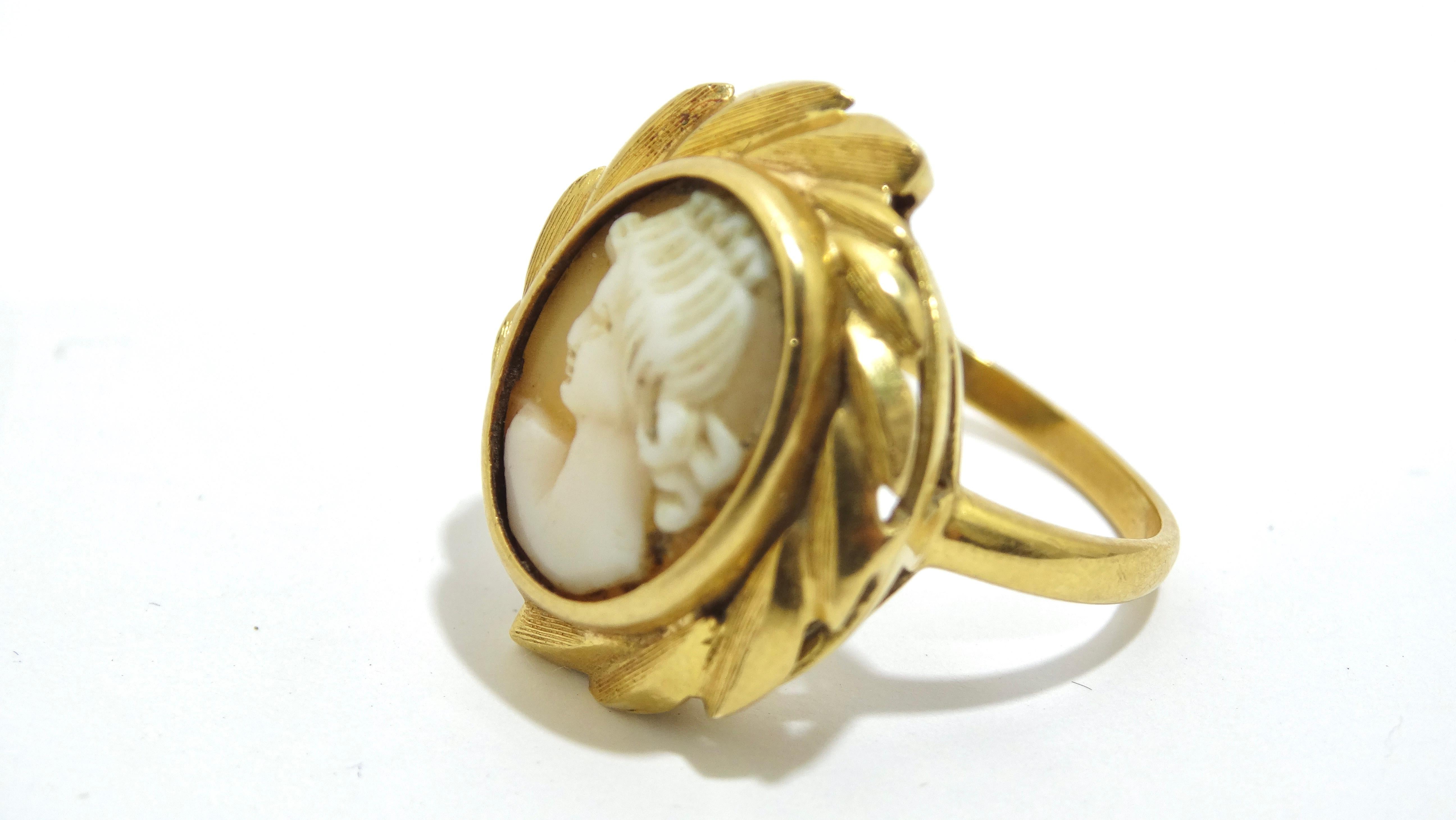 Agate 18k Gold Cameo Lady Portrait Ring In Good Condition In Scottsdale, AZ