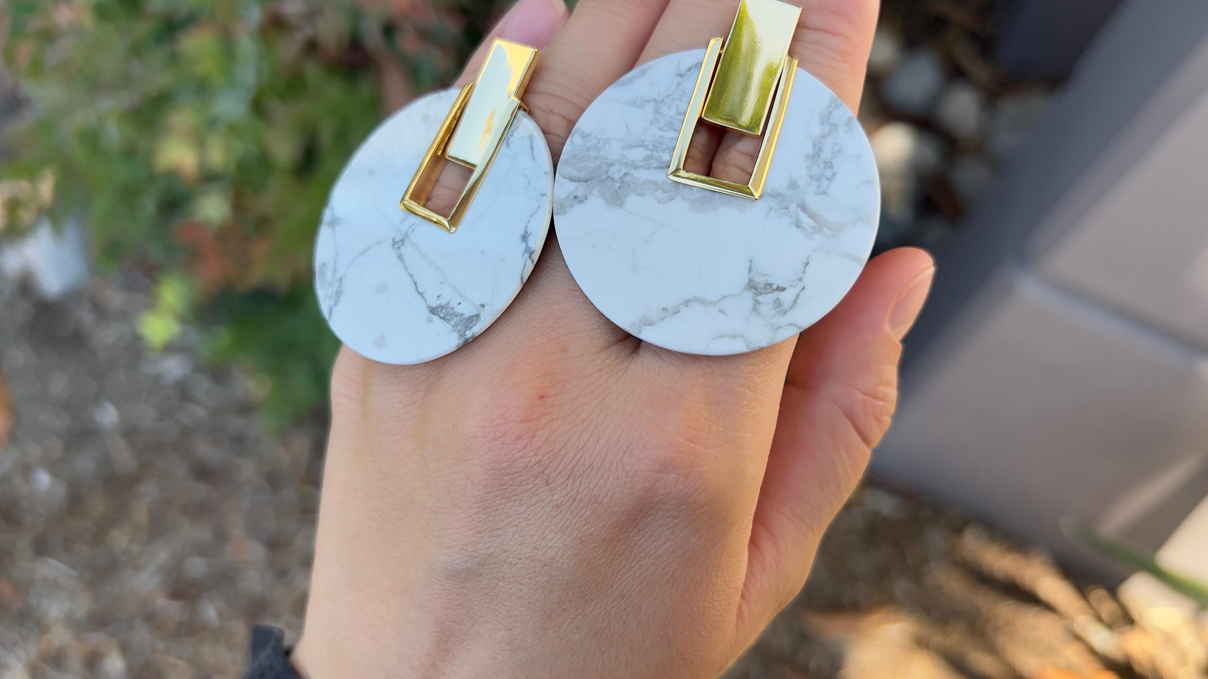 Round Cut Agate & 18K Gold Over SterlingSilver Earrings For Sale