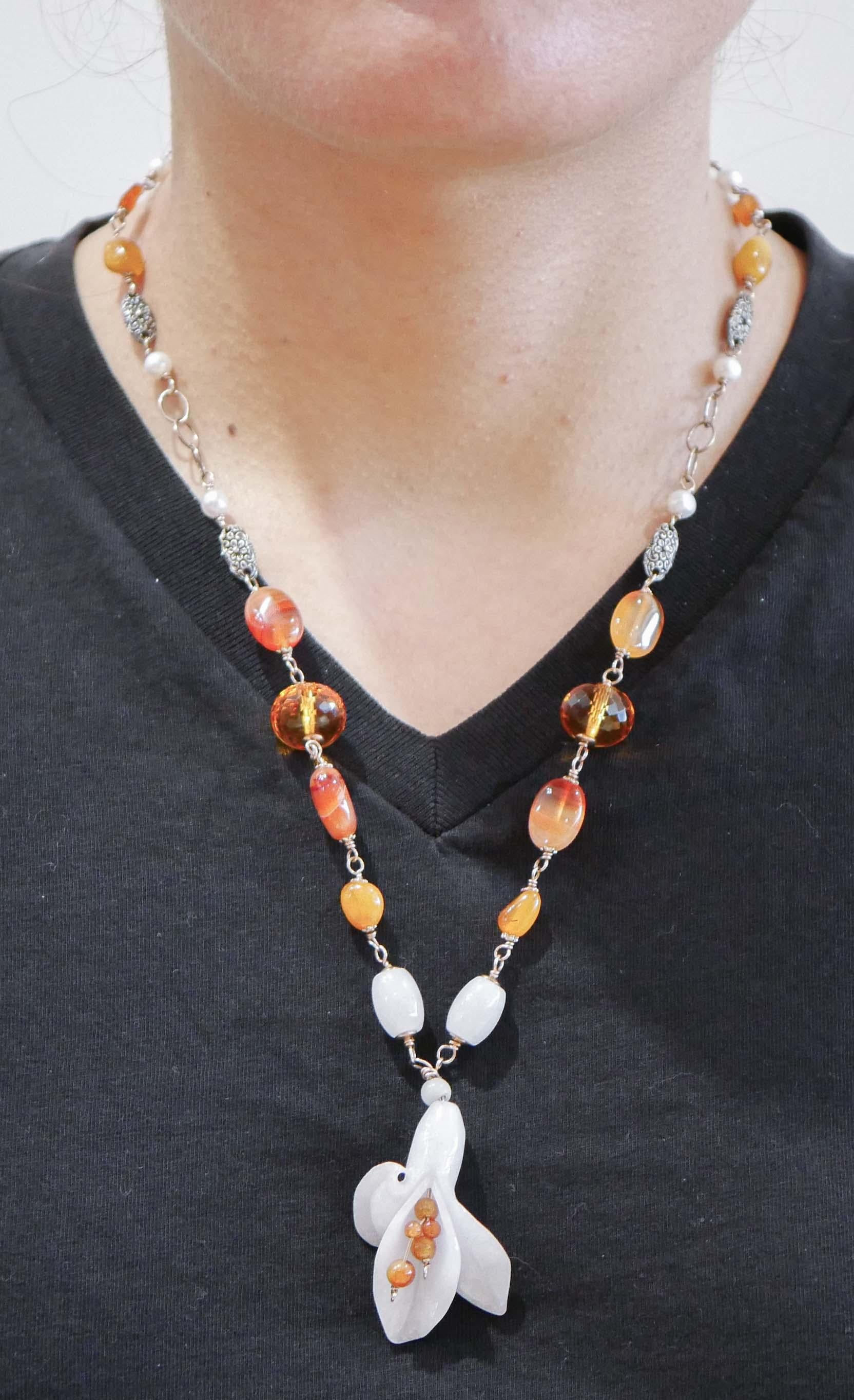Agate, Carnelian, Hydrothermal Topazs, Amber, Pearls,  Gold and Silver Necklace. In Good Condition For Sale In Marcianise, Marcianise (CE)
