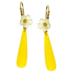 Agate Flower 18 Karat Gold Continental Closure Dangle Modern Cocktail Earrings