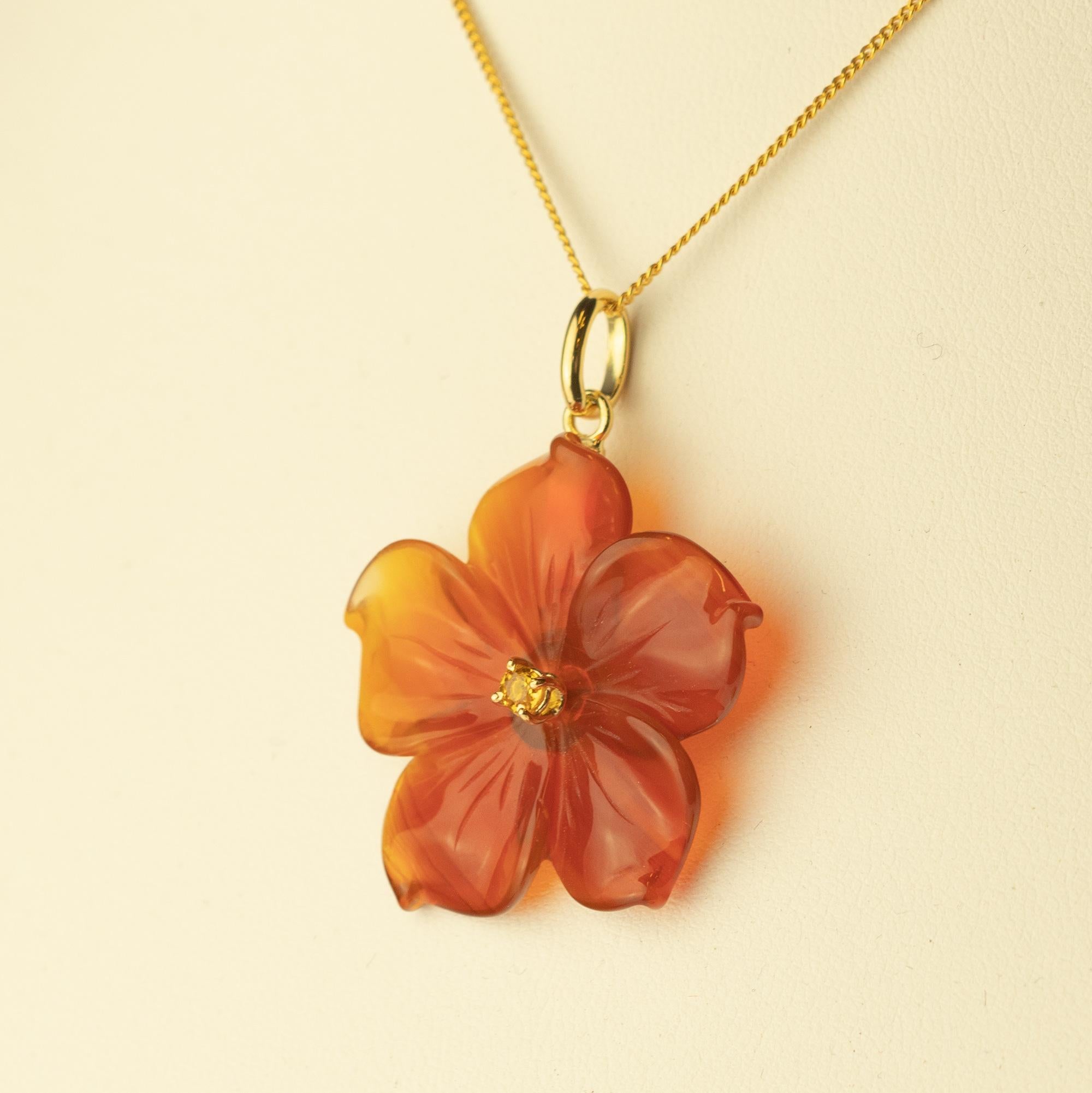 Agate Flower Orange Sapphire 18 Karat Yellow Gold Drop Necklace For Sale 3