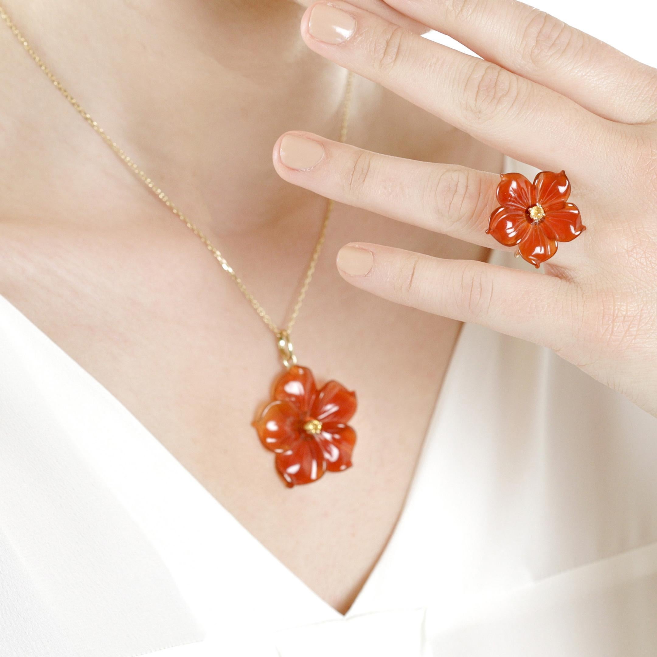 Agate Flower Orange Sapphire 18 Karat Yellow Gold Drop Necklace For Sale 7