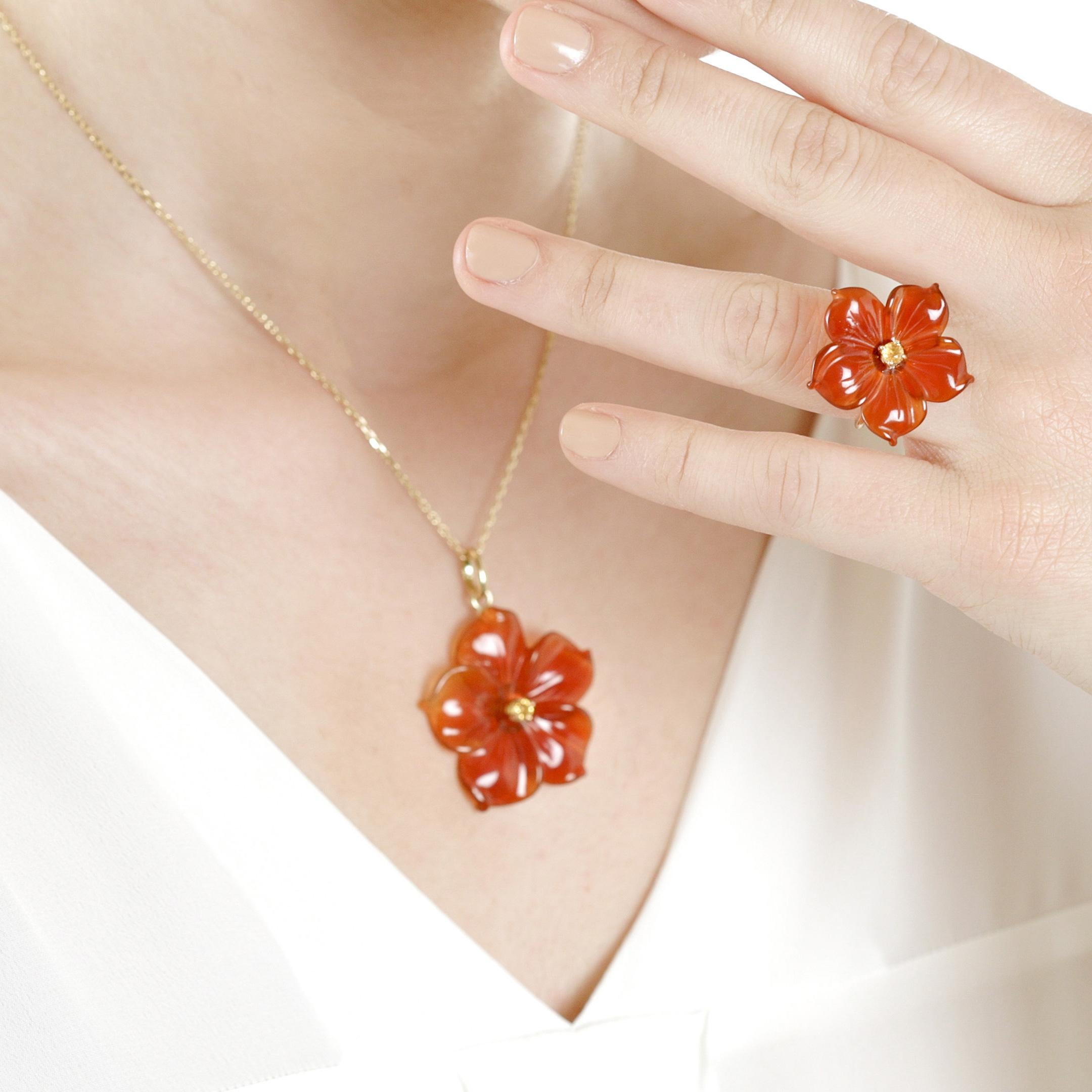 Halskette aus 18 Karat Gelbgold mit Achat, Blume, orangefarbener Saphir im Angebot 8