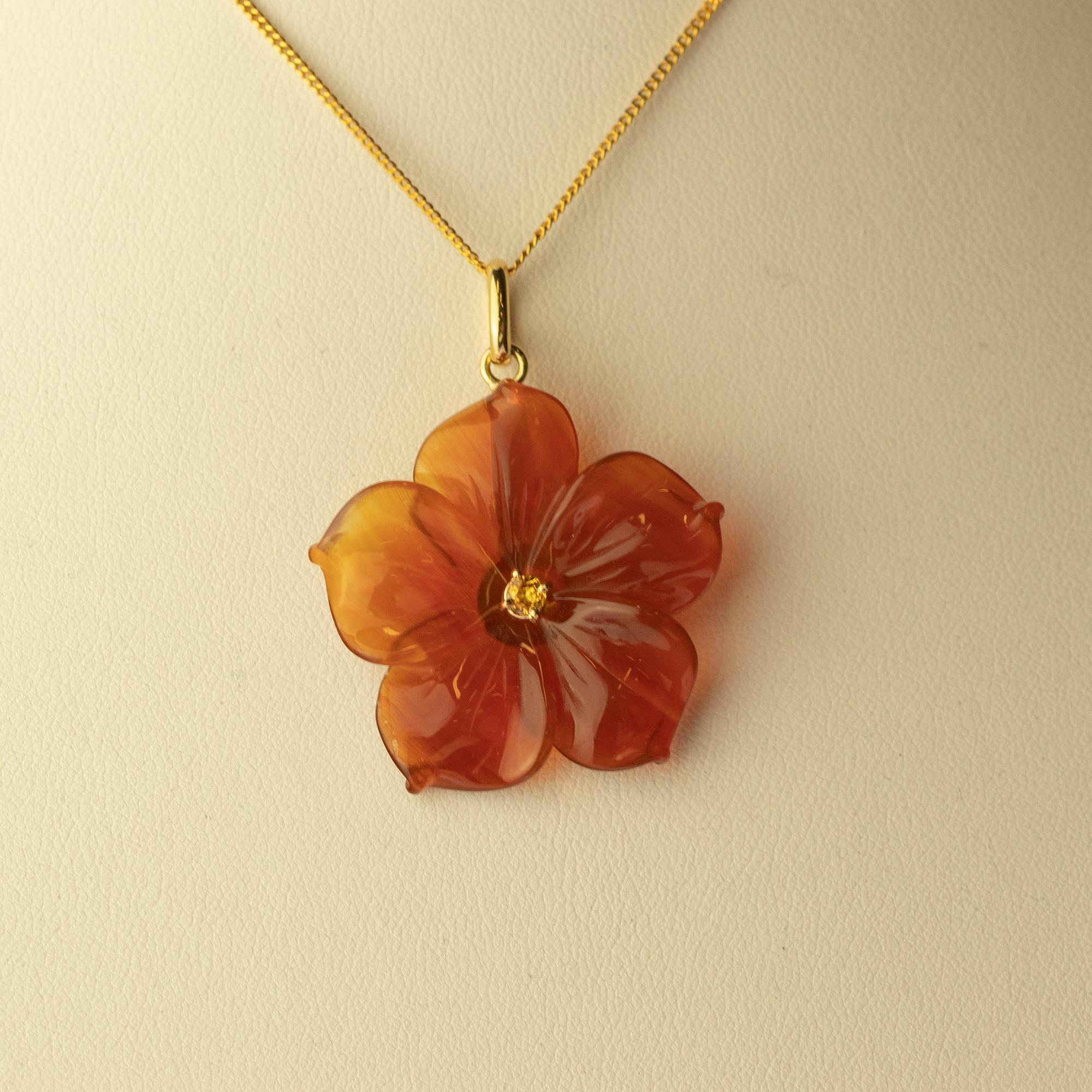 Agate Flower Orange Sapphire 18 Karat Yellow Gold Drop Necklace For Sale 2