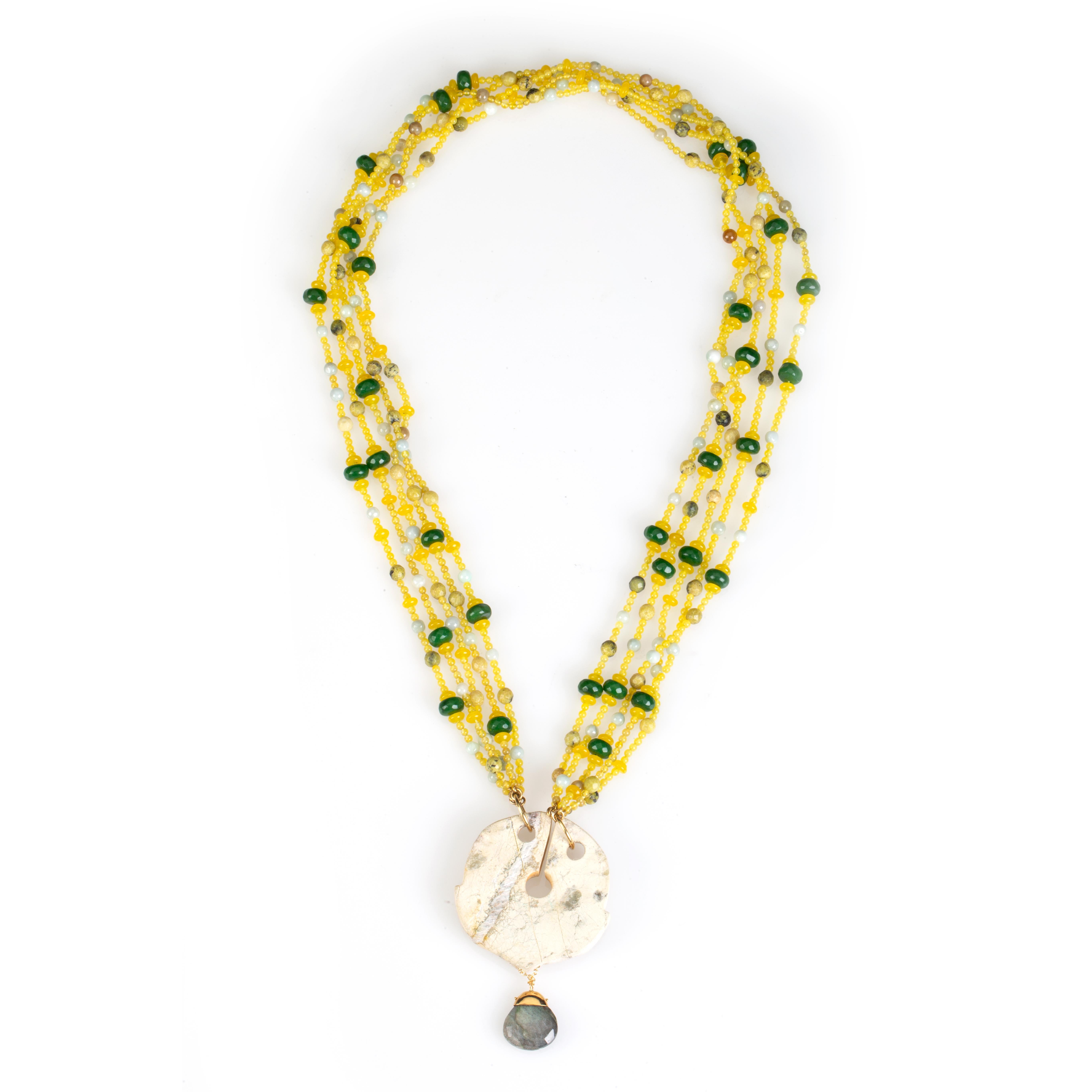 Artisan Agate Jade Carved Antiques Jade Necklace 18 K Gold For Sale
