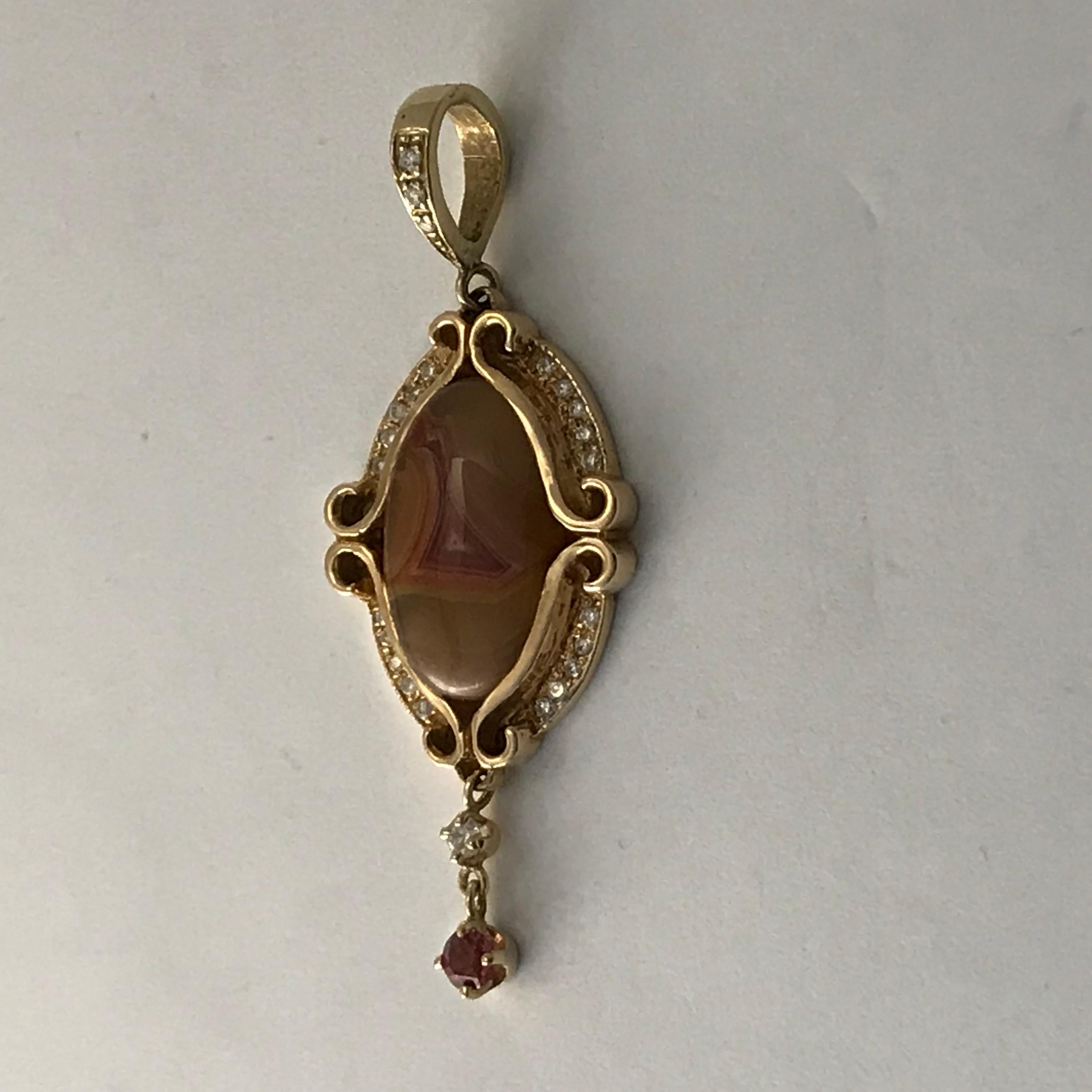 Agate Laguna Pendant in 14 Karat Yellow Gold with Diamonds In New Condition For Sale In Austin, TX