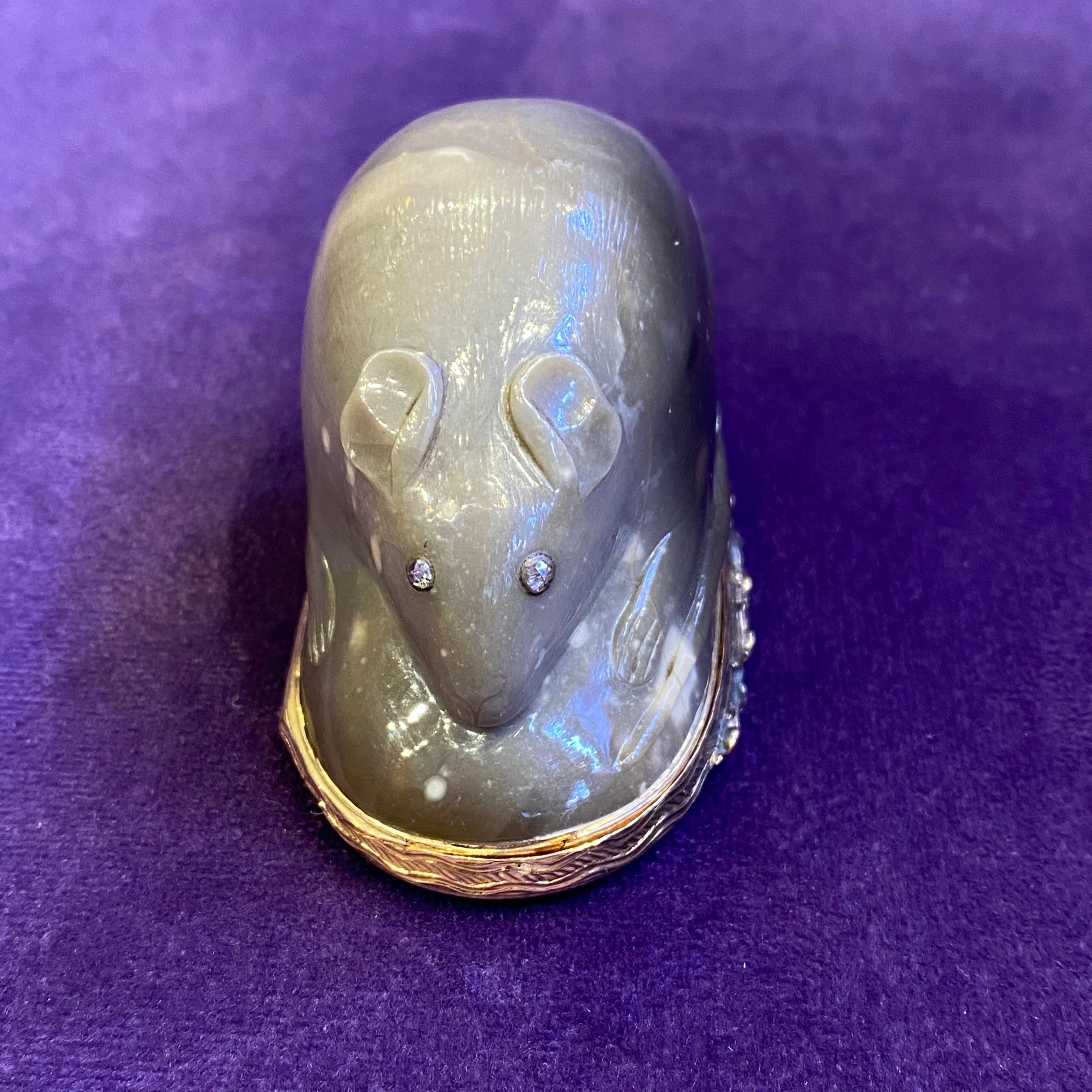 Agate Mouse Snuff Box In Excellent Condition For Sale In New York, NY