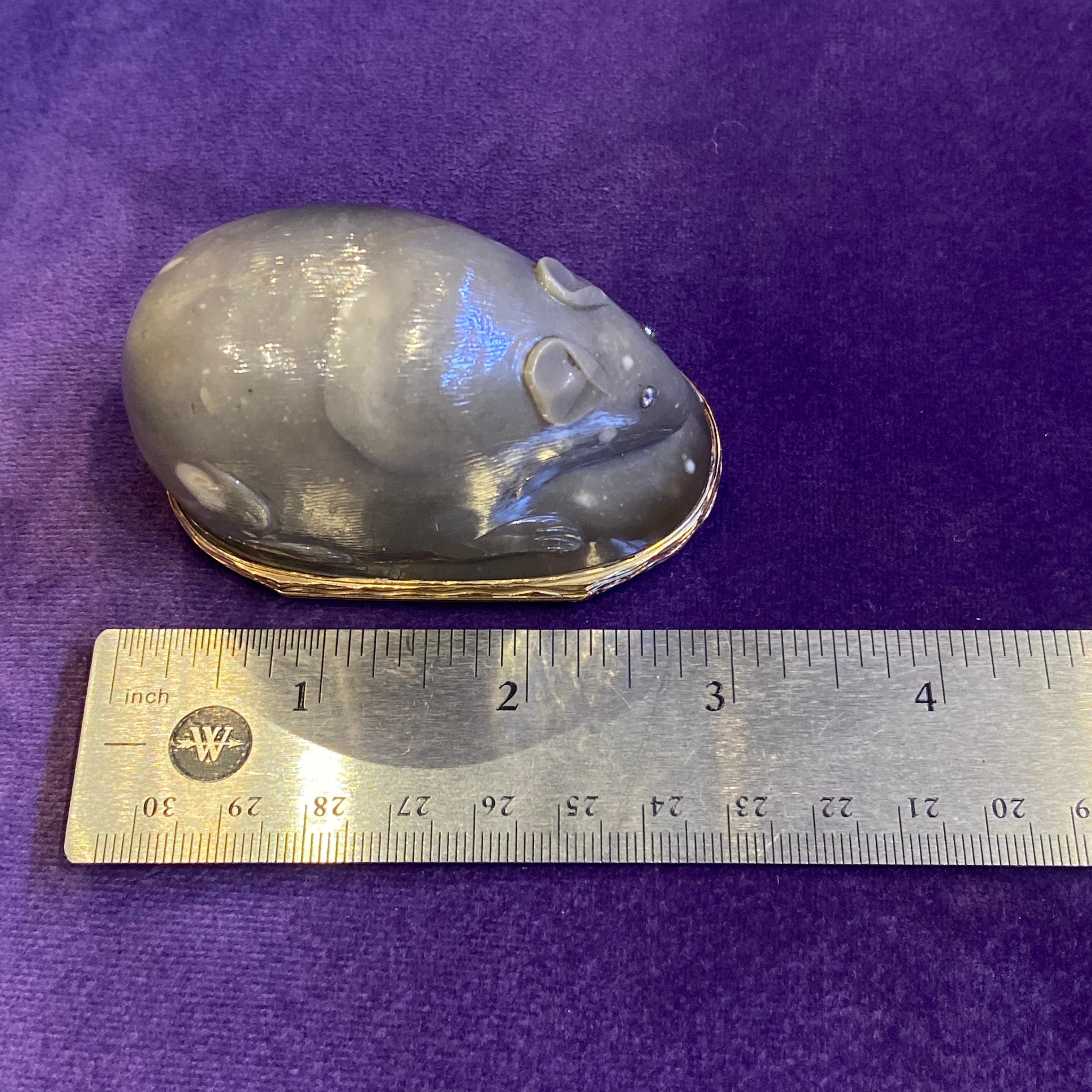 Agate Mouse Snuff Box For Sale 3