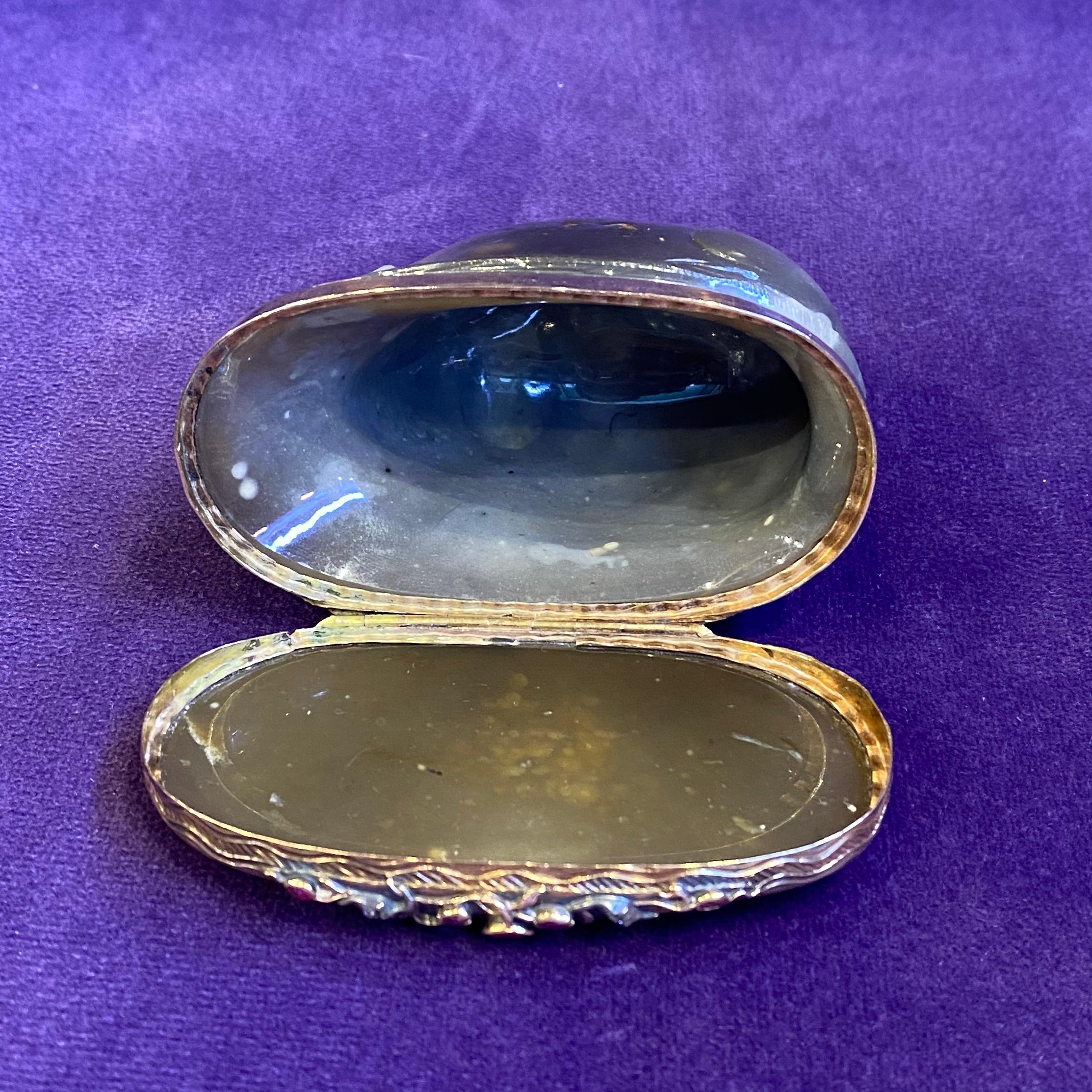 Agate Mouse Snuff Box For Sale 4
