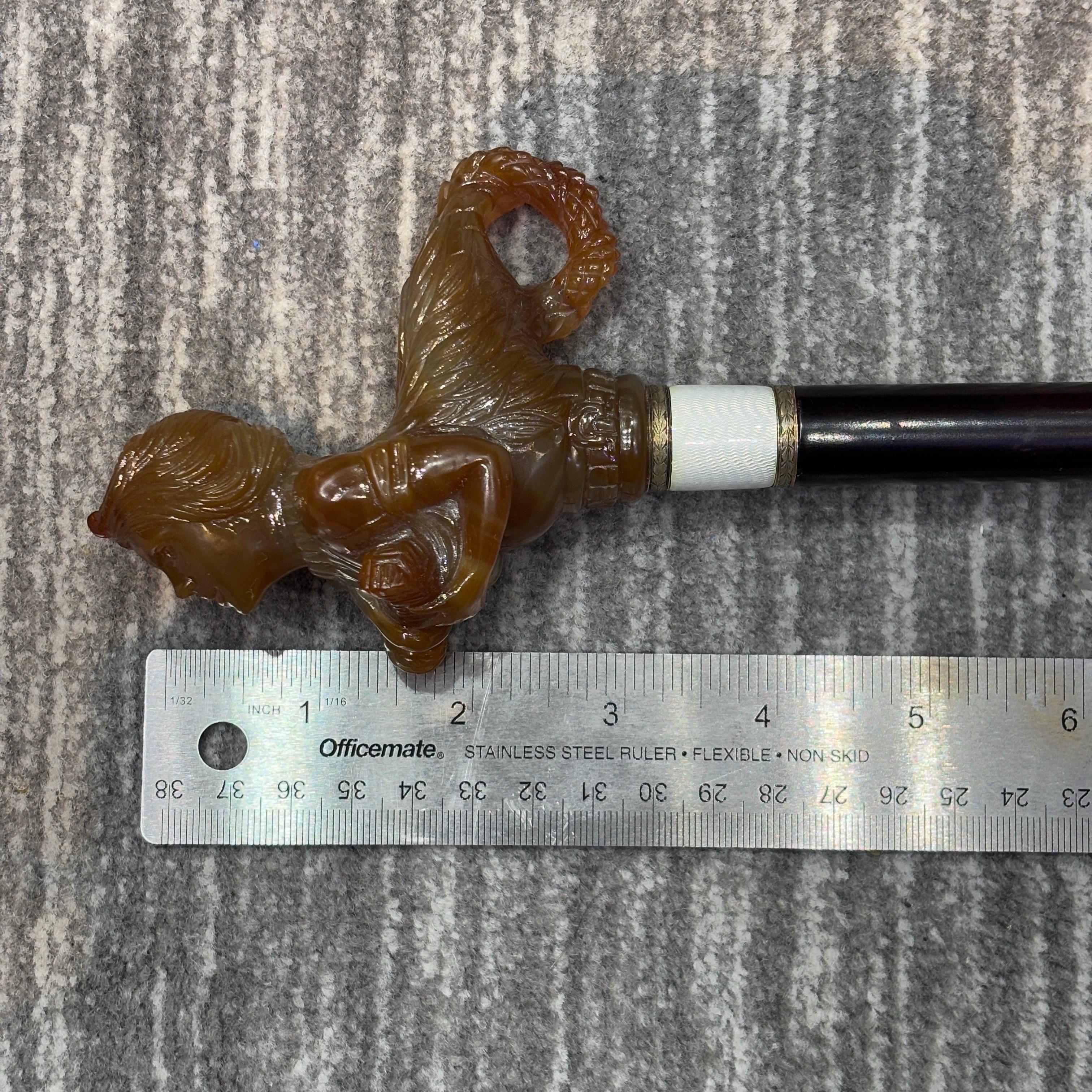 Canne d'allaitement en agate de la Néréide en vente 11