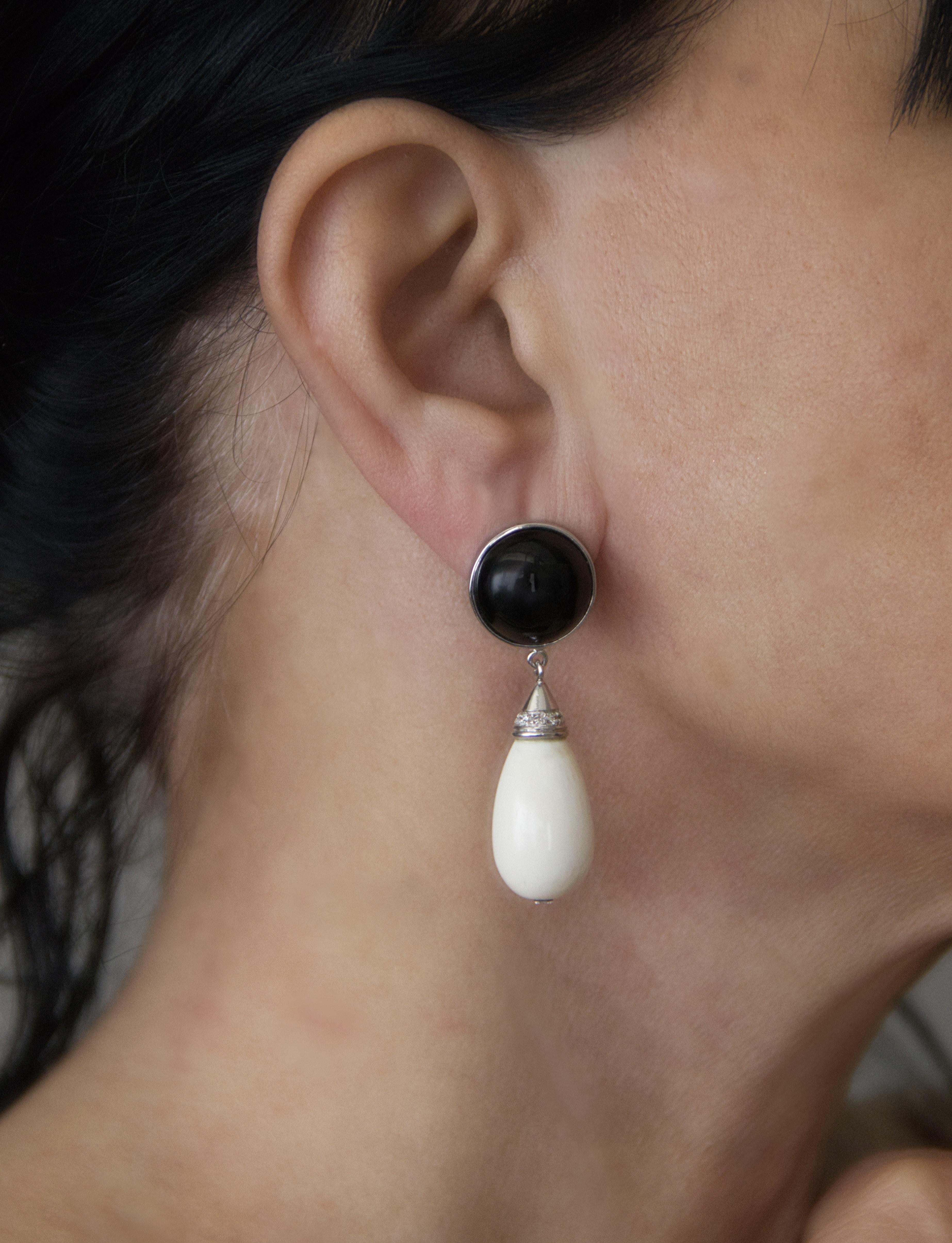 Agate Onyx Diamonds 18 Karat White Gold Drop Earrings For Sale 2
