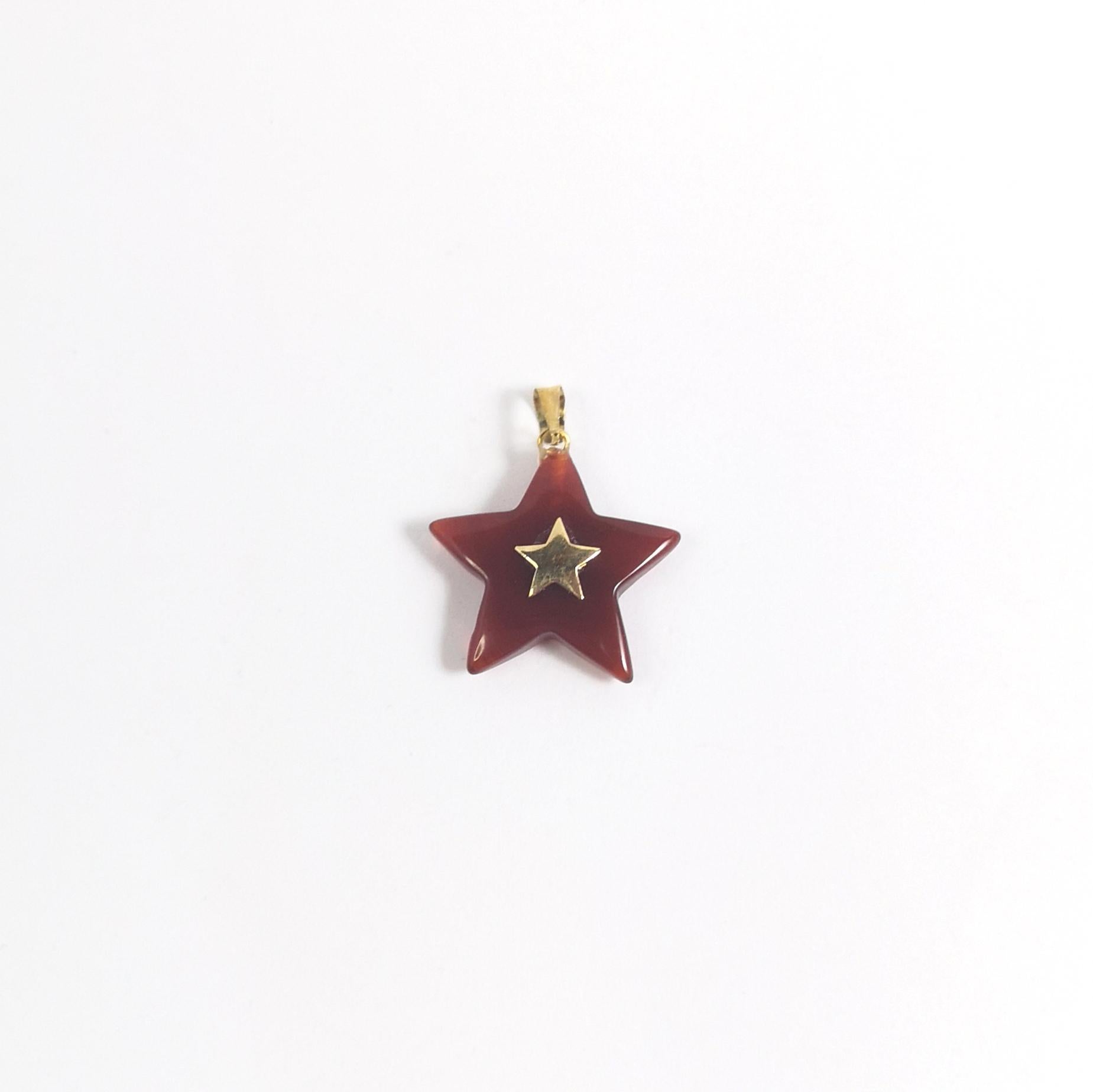 Taille mixte Pendentif en agate serti dans des montures en or 18K en vente
