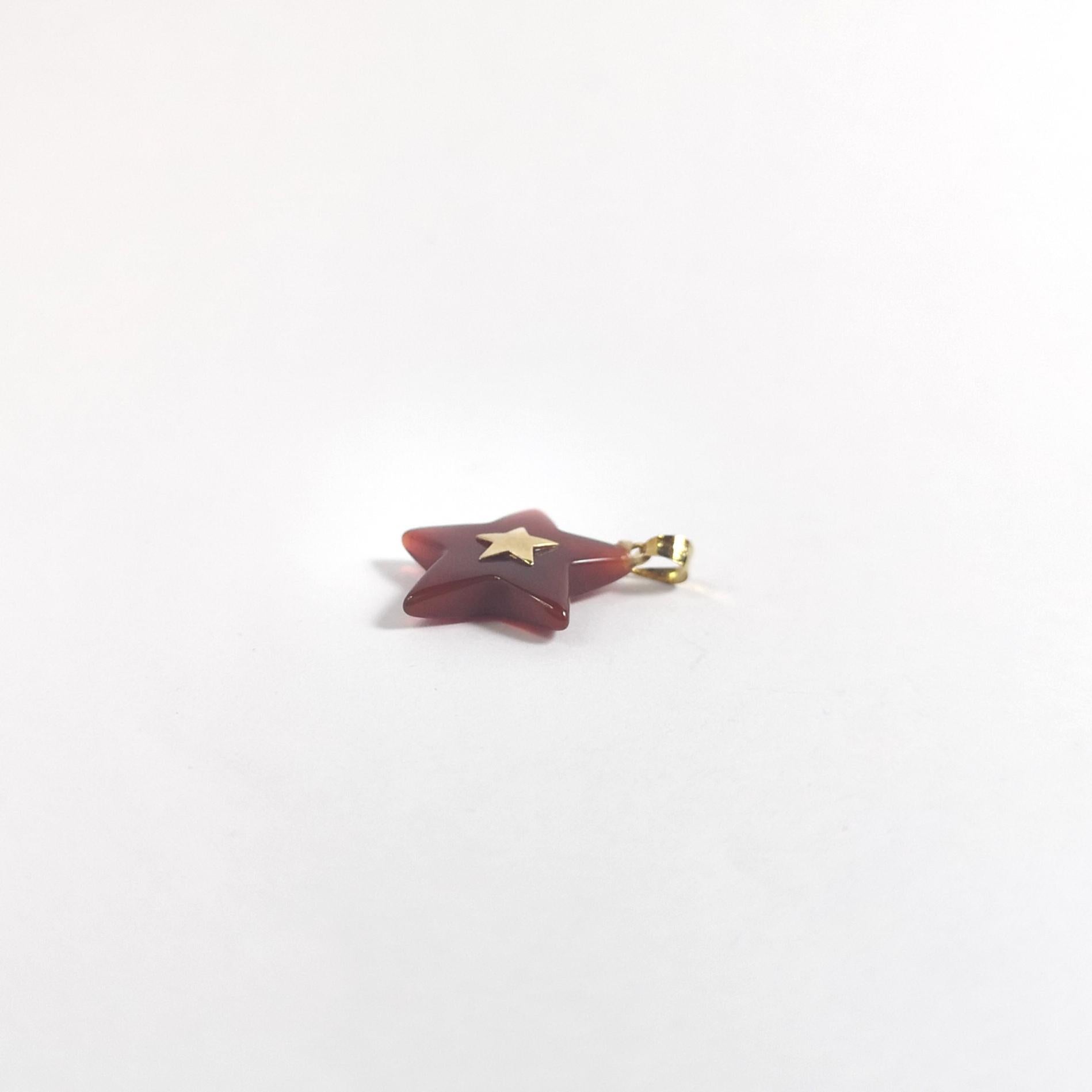 Pendentif en agate serti dans des montures en or 18K en vente 1