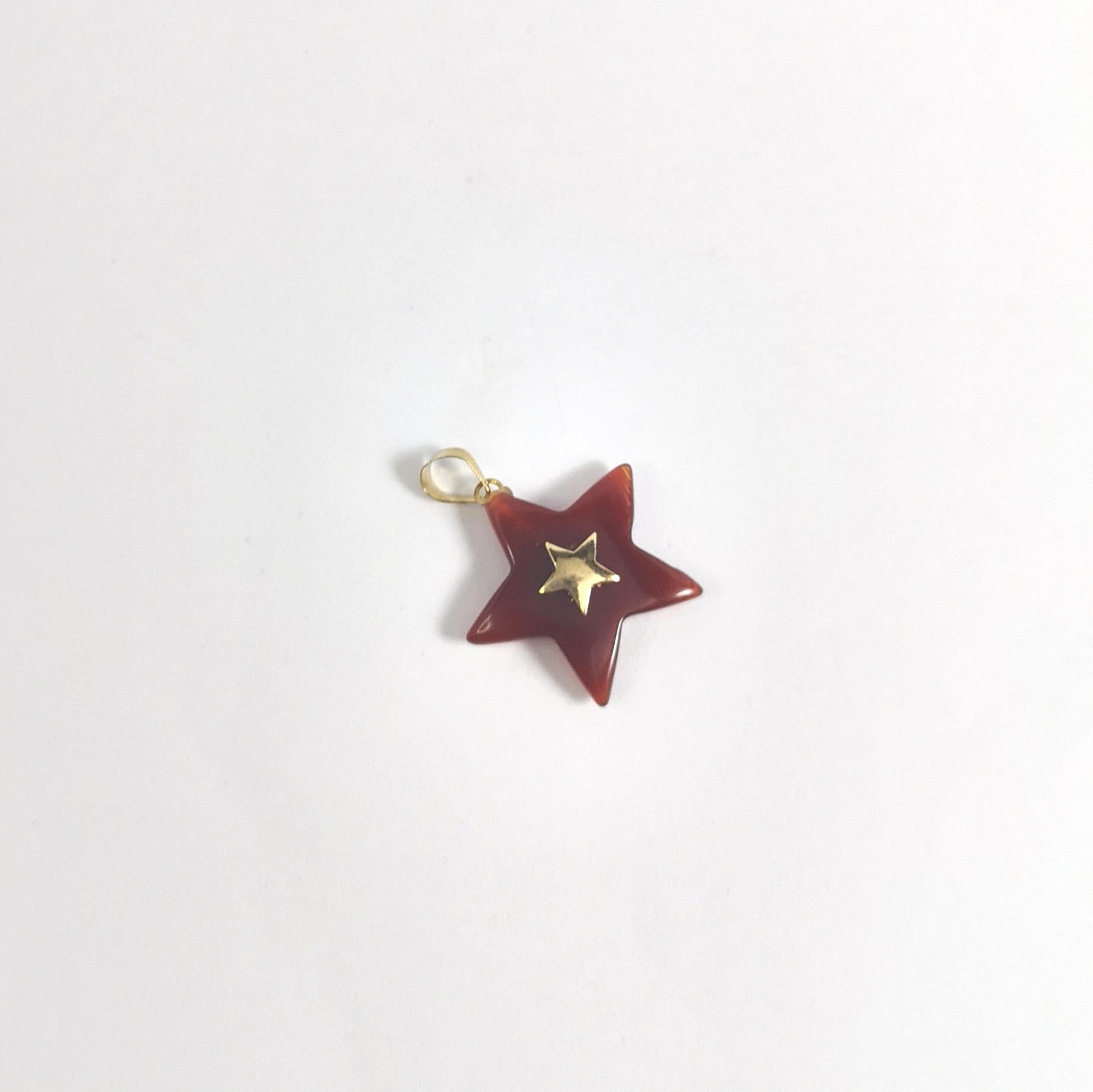 Pendentif en agate serti dans des montures en or 18K en vente 2