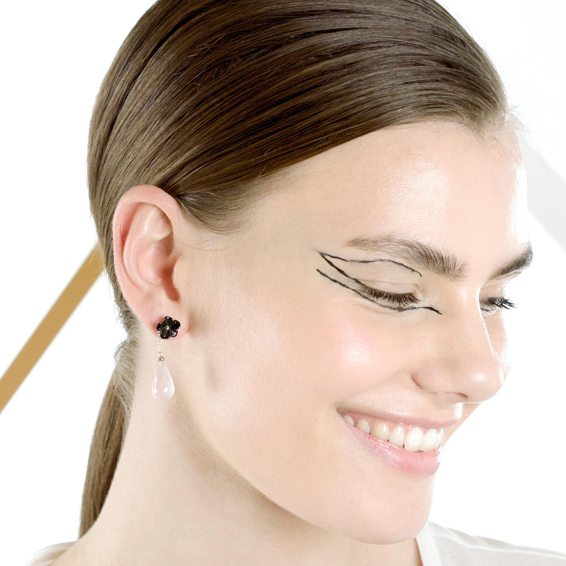 Intini Jewels, boucles d'oreilles italiennes en goutte déco en or 18 carats, agate et quartz rose en vente 2