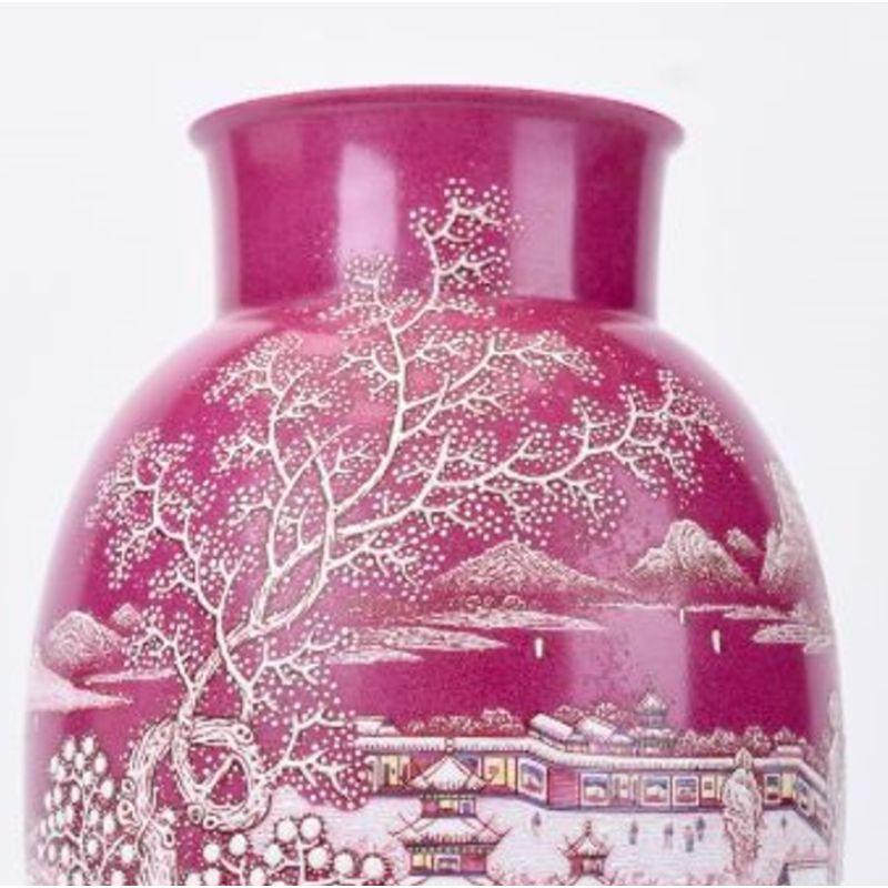 Agate Red Snow Scene Vase by WL Ceramics In New Condition For Sale In Geneve, CH