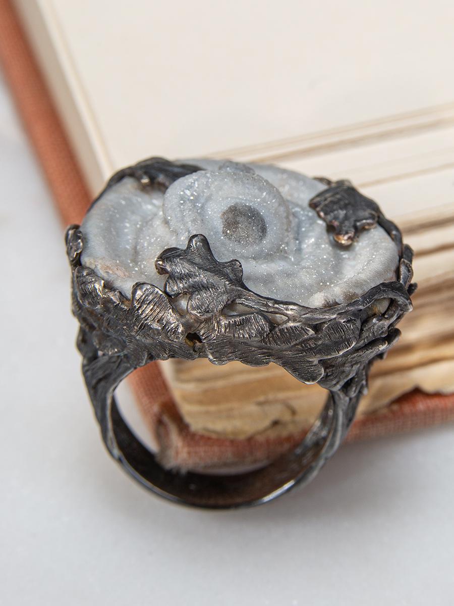 Agate Rose Patinated Silver Oak Ring Cloud Gray Raw Uncut Natural Brazilian Gem In New Condition In Berlin, DE