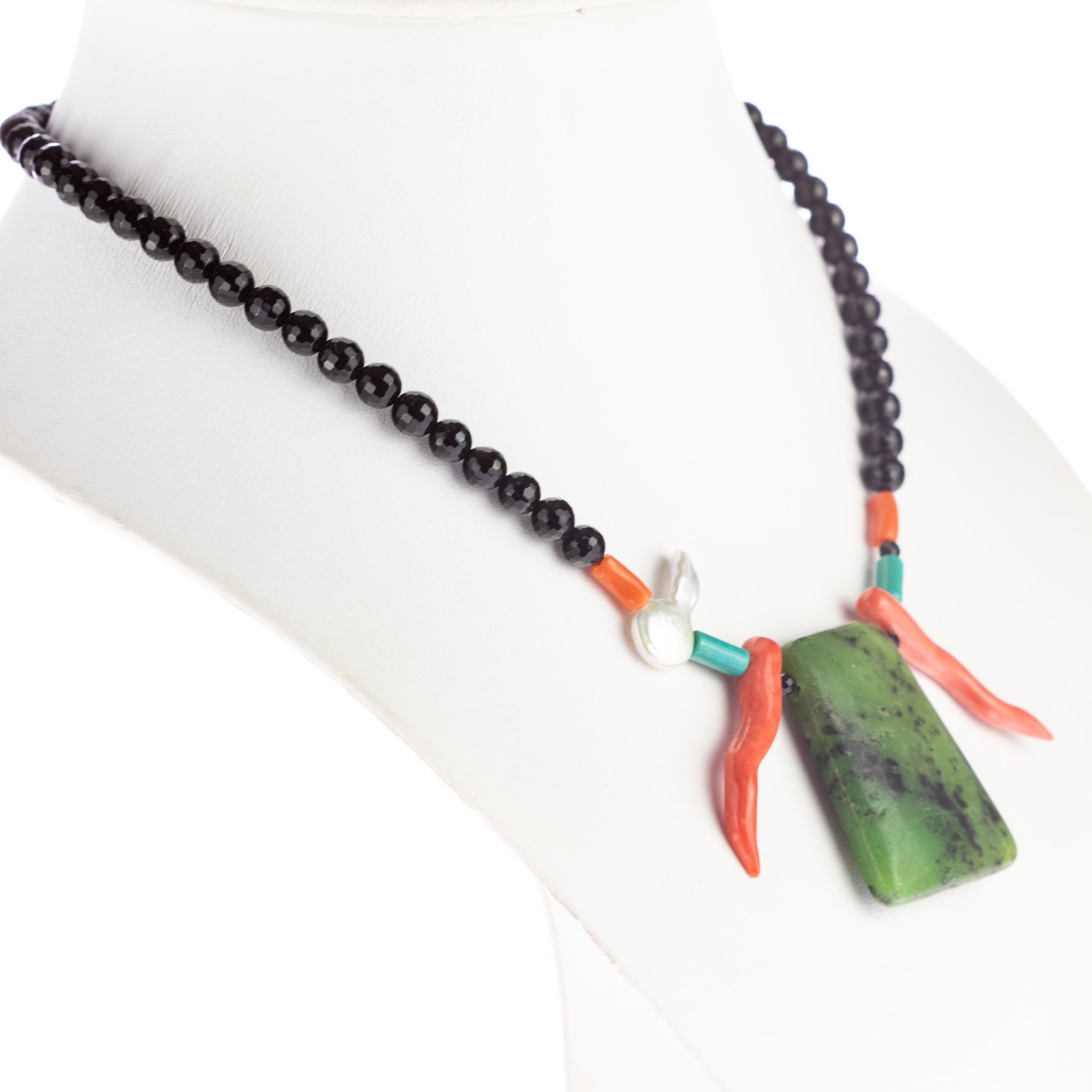 Agate Turquoise Coral Chrysoprase Pendant Handmade Chic Boho Beaded Necklace In New Condition For Sale In Milano, IT