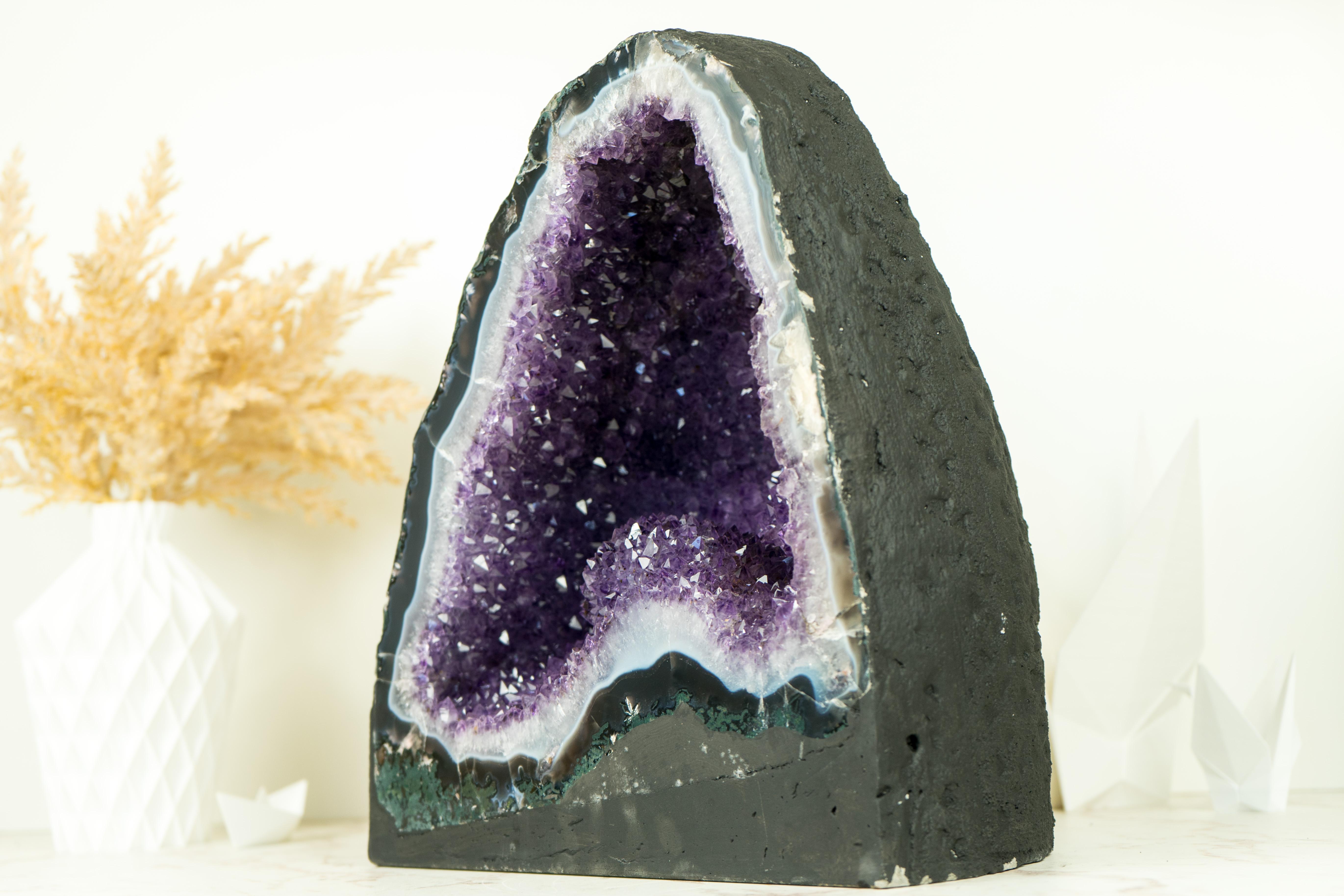 Agate with Amethyst Geode Cathedral with Flower Rosettes and Banded Agate In Excellent Condition In Ametista Do Sul, BR
