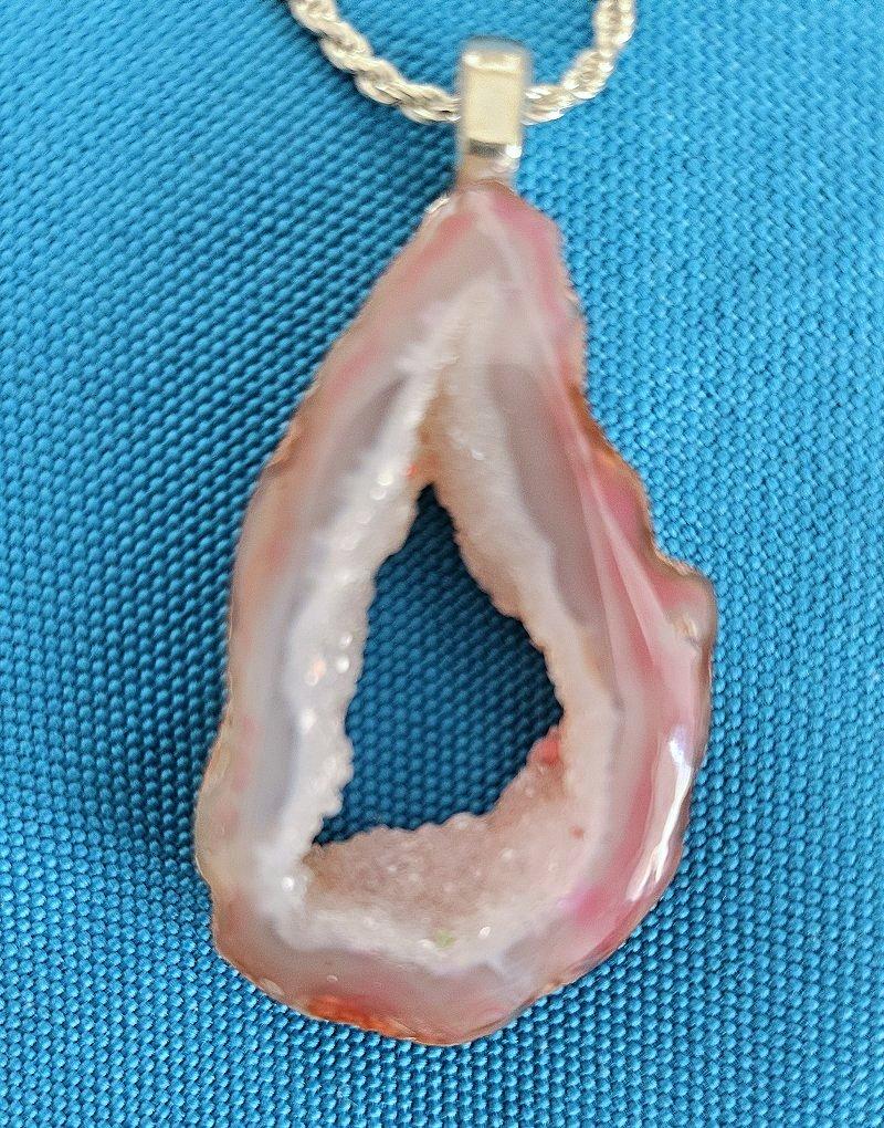 Inconnu Agate with Druzy Pendant on Sterling Silver Necklace Semiprecious en vente