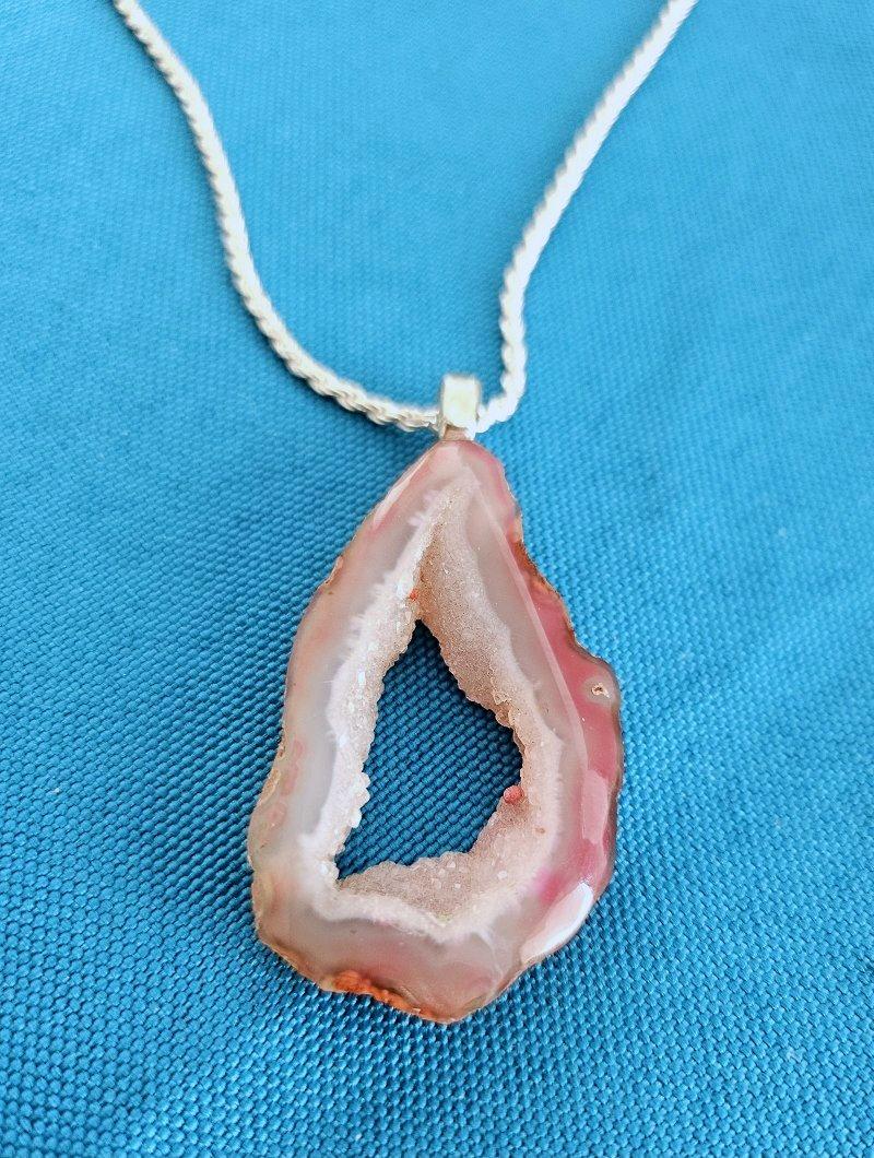 Agate with Druzy Pendant on Sterling Silver Necklace Semiprecious Bon état - En vente à Warrenton, OR