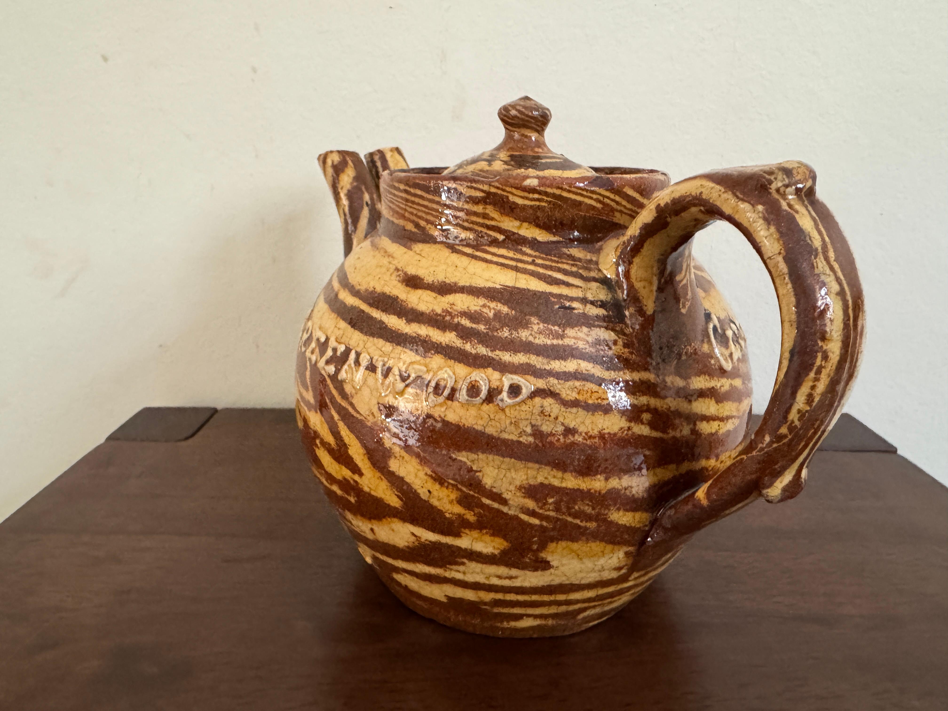 Poterie Théière à double bec en Agateware vers 1906 en vente