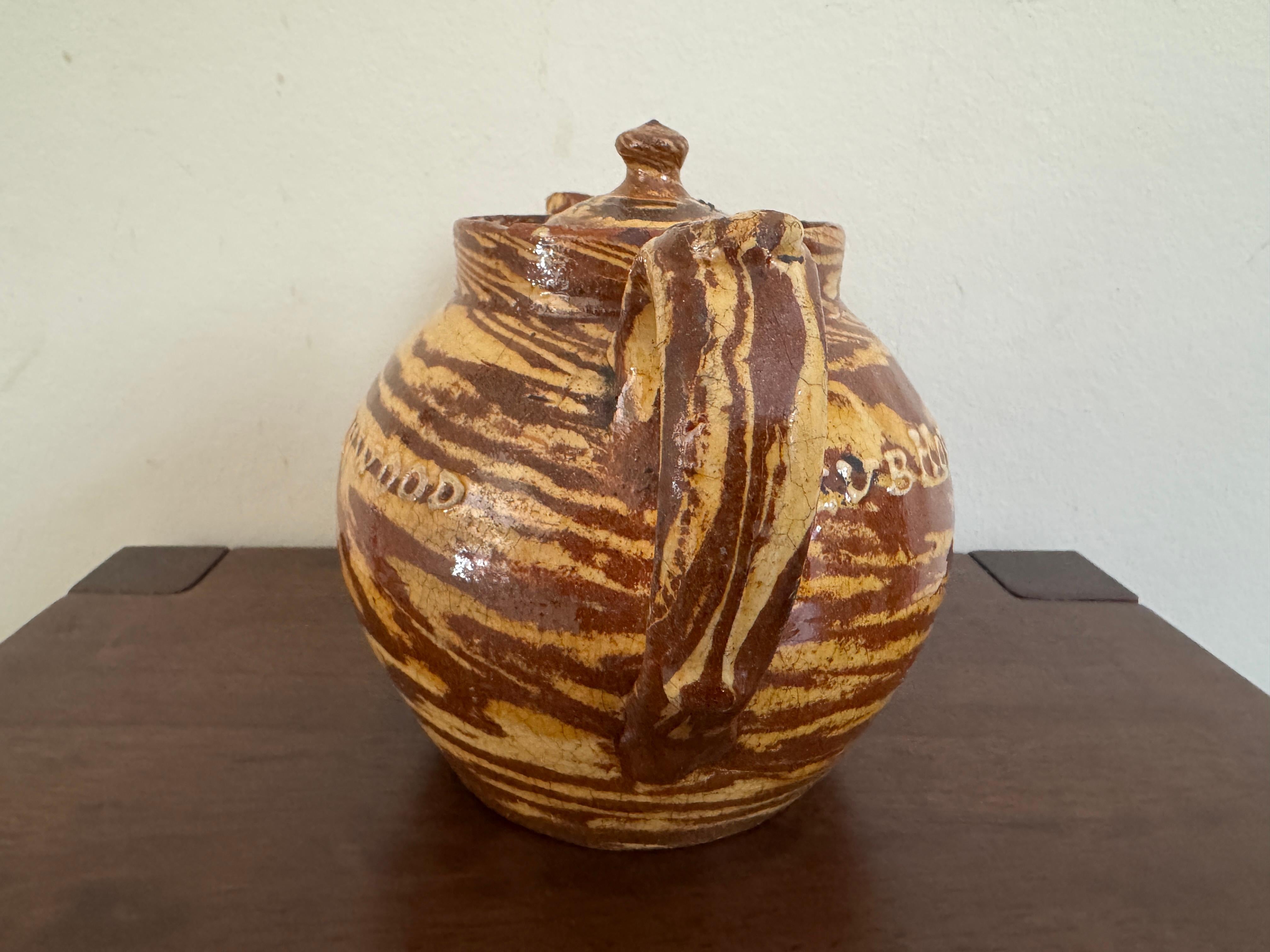 Théière à double bec en Agateware vers 1906 en vente 1