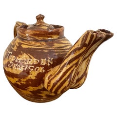 Théière à double bec en Agateware vers 1906