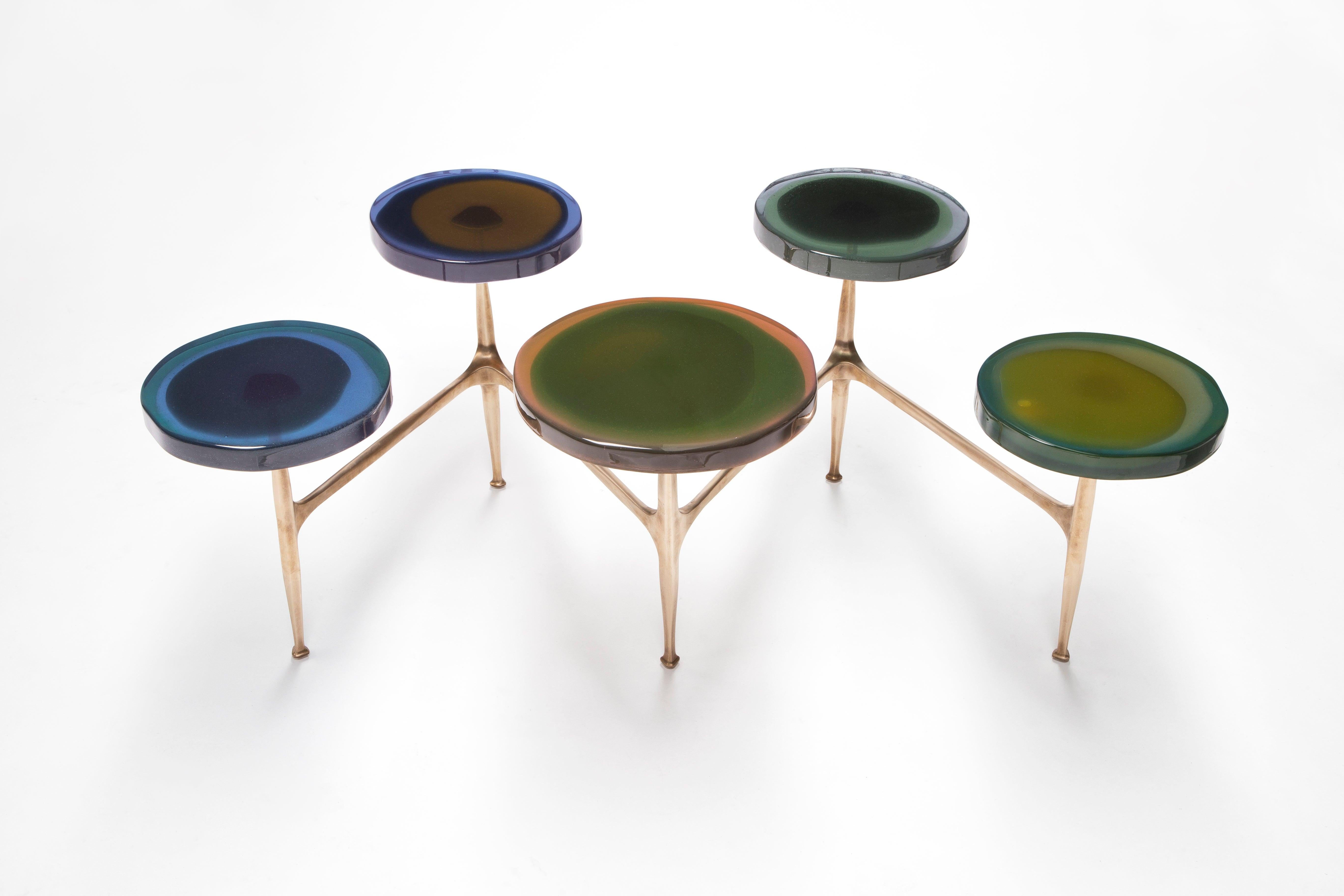 Moderne Table basse Agatha 5 par Draga & Aurel Résine et bronze, 21e siècle en vente