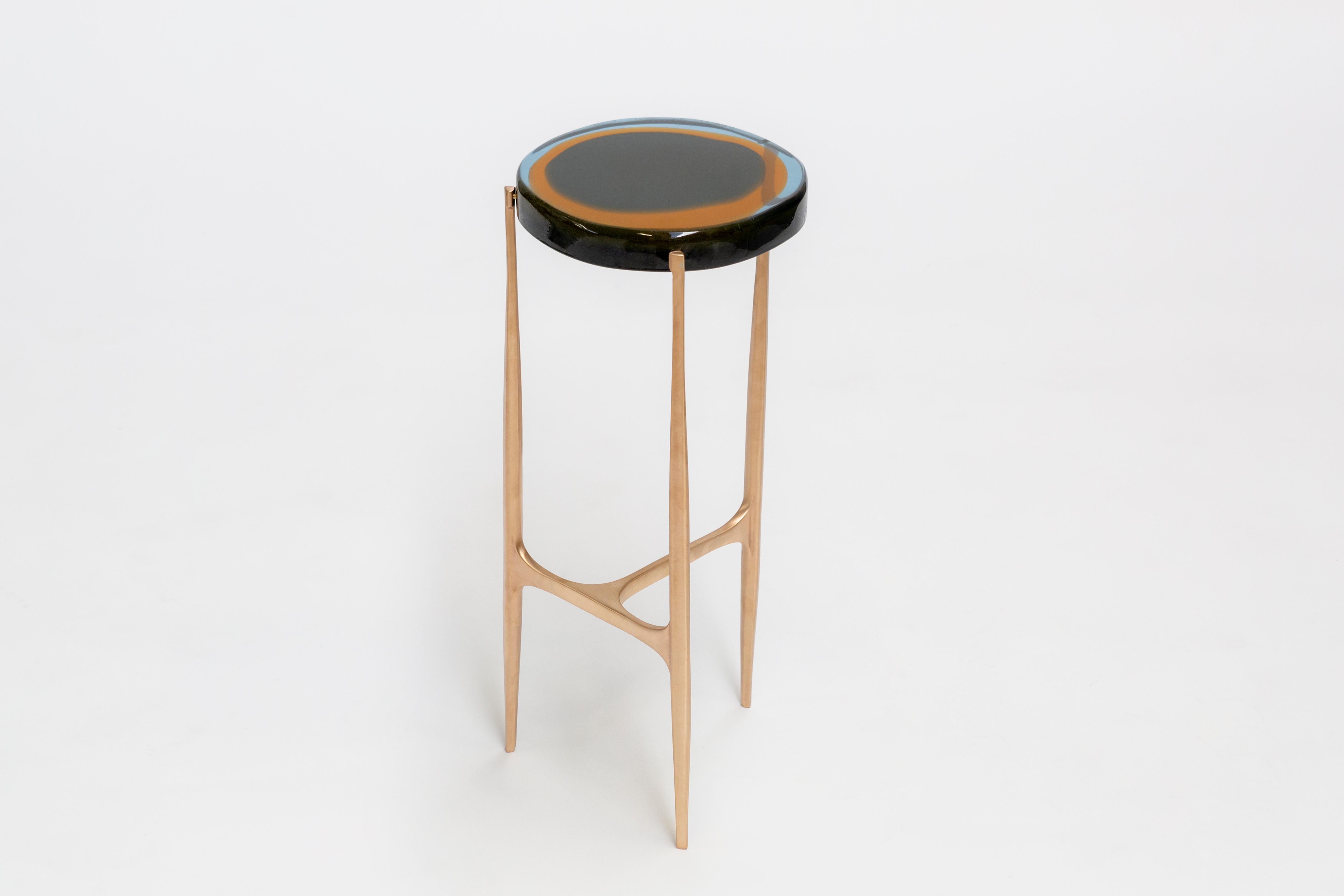 Modern Agatha Single Coffee Table High by Draga&Aurel Resin and Bronze, 21st Century For Sale