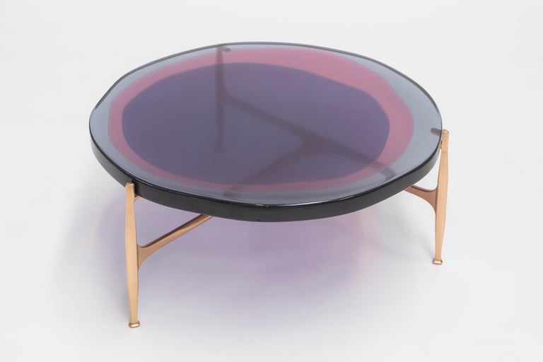 Agatha Single Coffee Table Low by Draga & Aurel Resin and Bronze, 21st Century For Sale 4