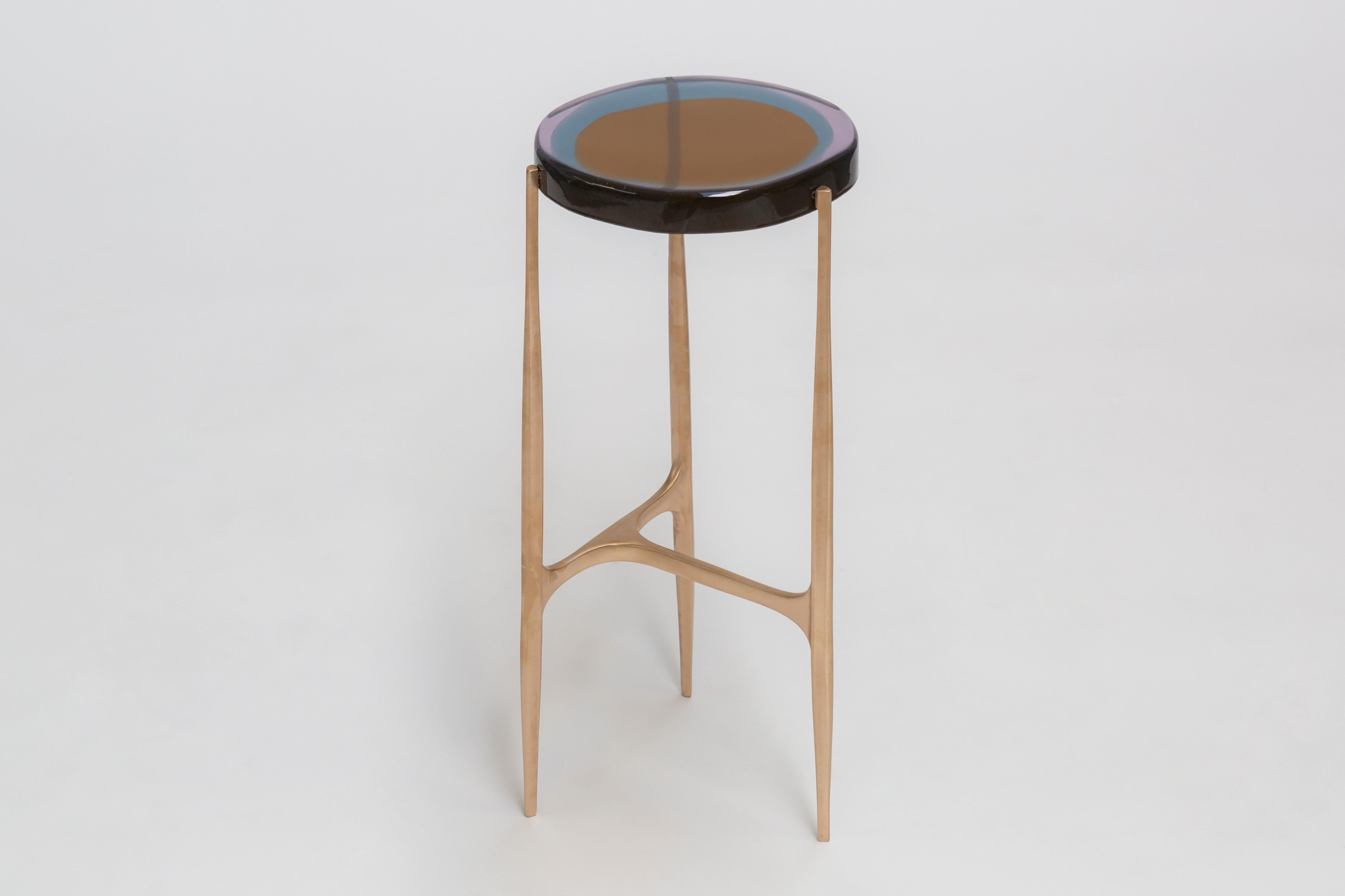 Agatha Single Coffee Table Low by Draga & Aurel Resin and Bronze:: 21st Century en vente 7