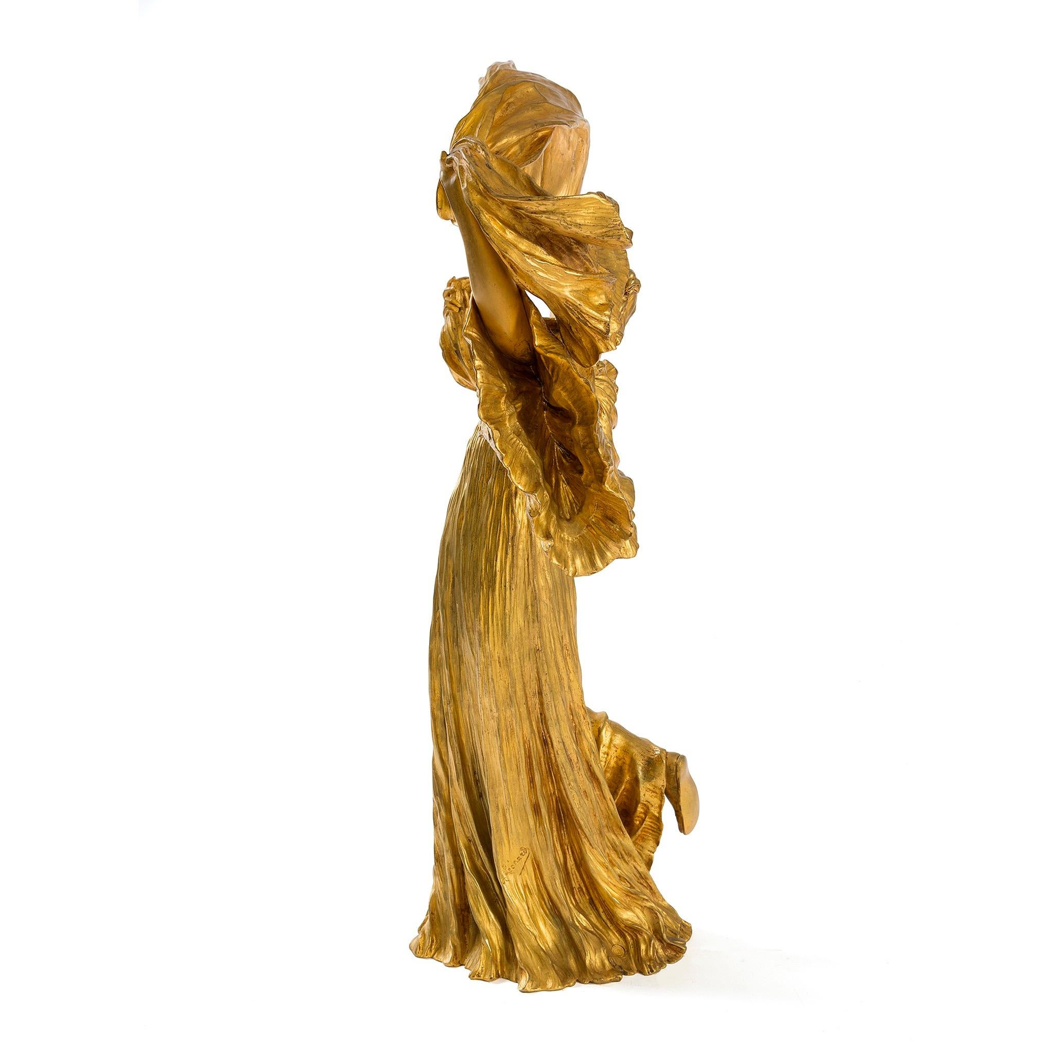Agathon Léonard Escultura de bronce, serie Jeu de l'echarpe Dorado en venta