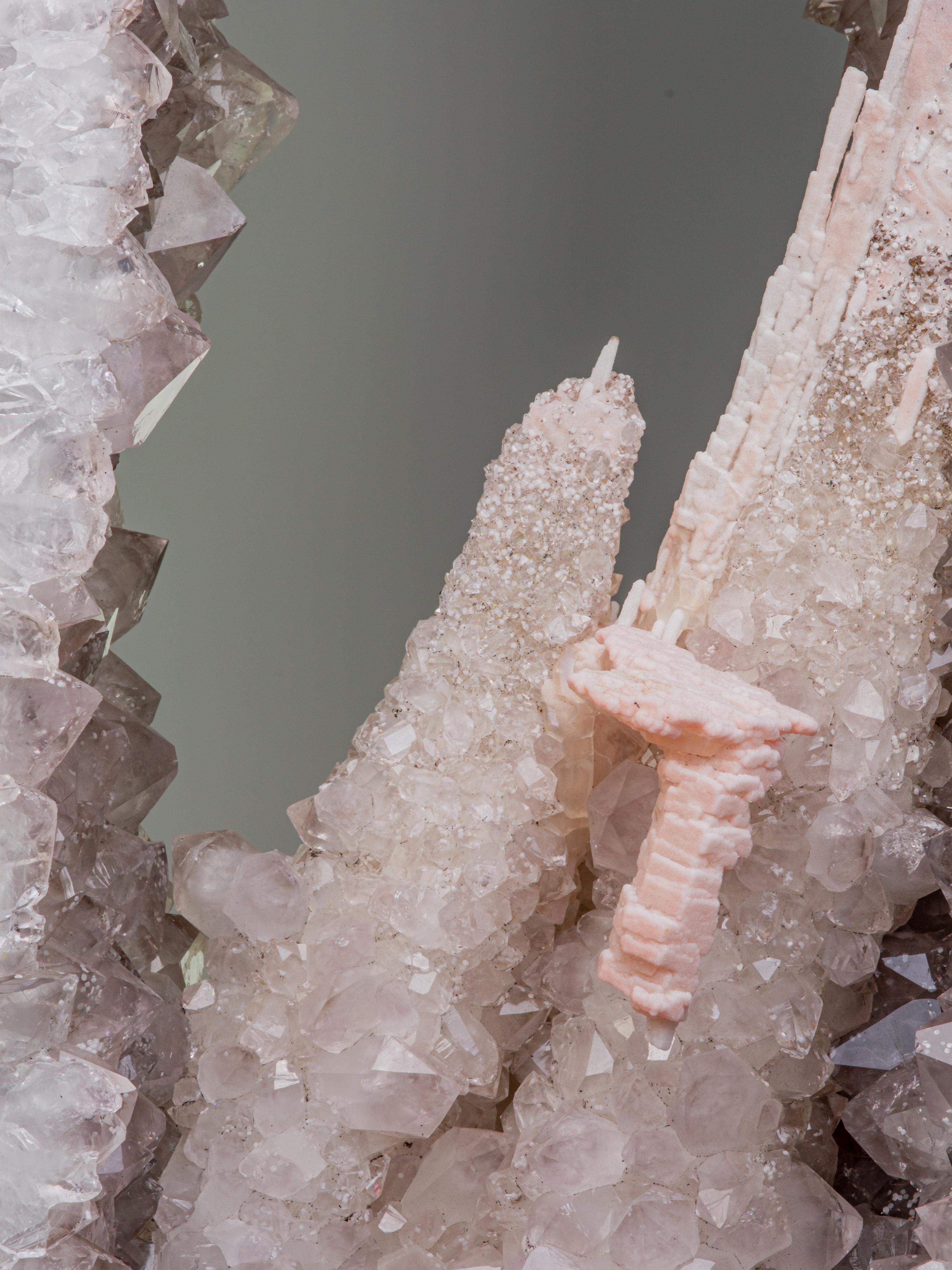 Cuillère géométrique agate avec formation centrale en calcite rare et quartz blanc en vente 5