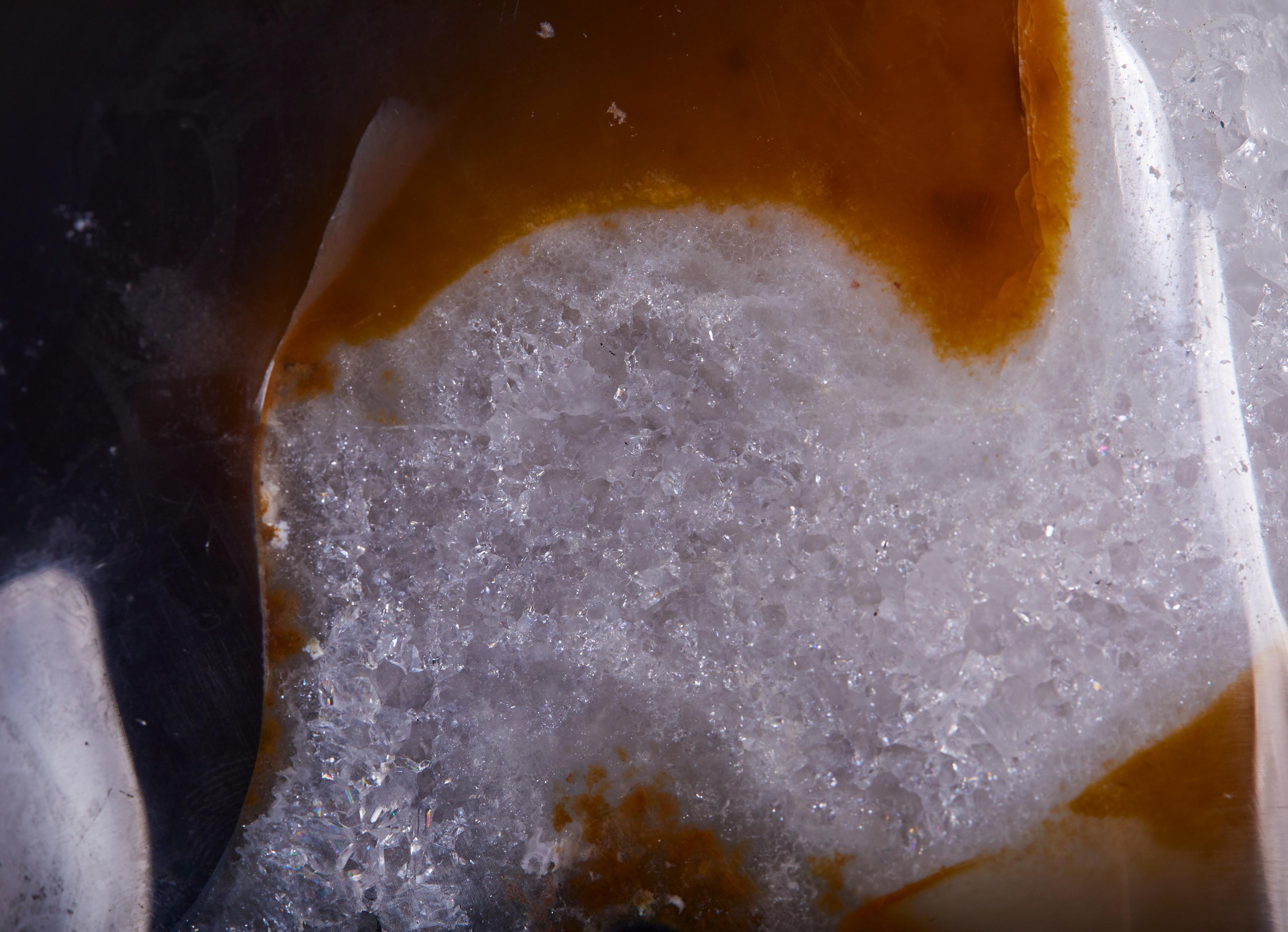 Cuillère géométrique agate avec formation centrale en calcite rare et quartz blanc en vente 14