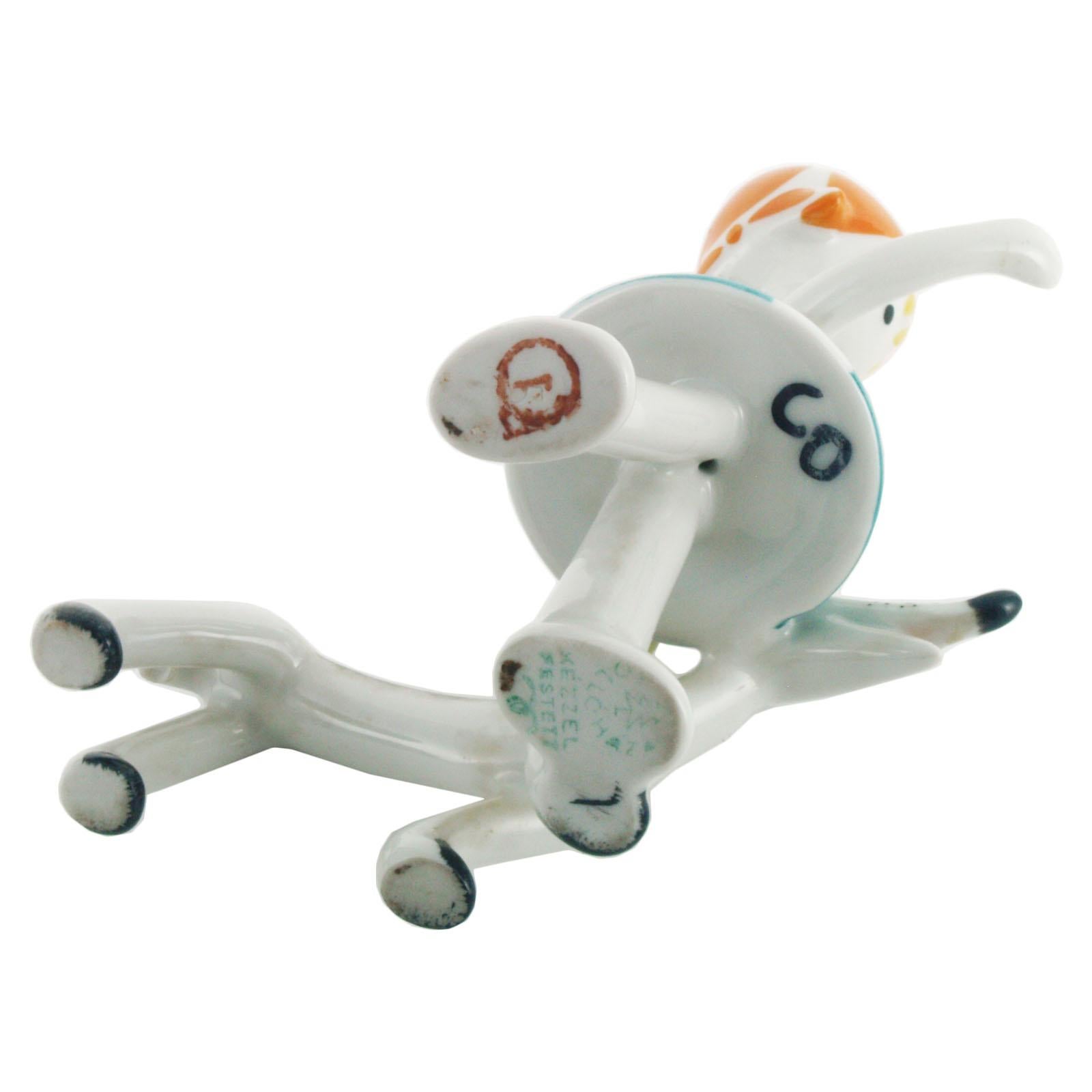 Figurilla de porcelana Art Déco antigua de Porcelana húngara  Hollóháza Húngaro en venta