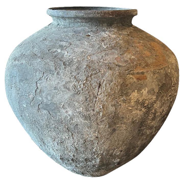 Vase à eau en terre cuite vieillie et usée, Indonésie, 19e siècle