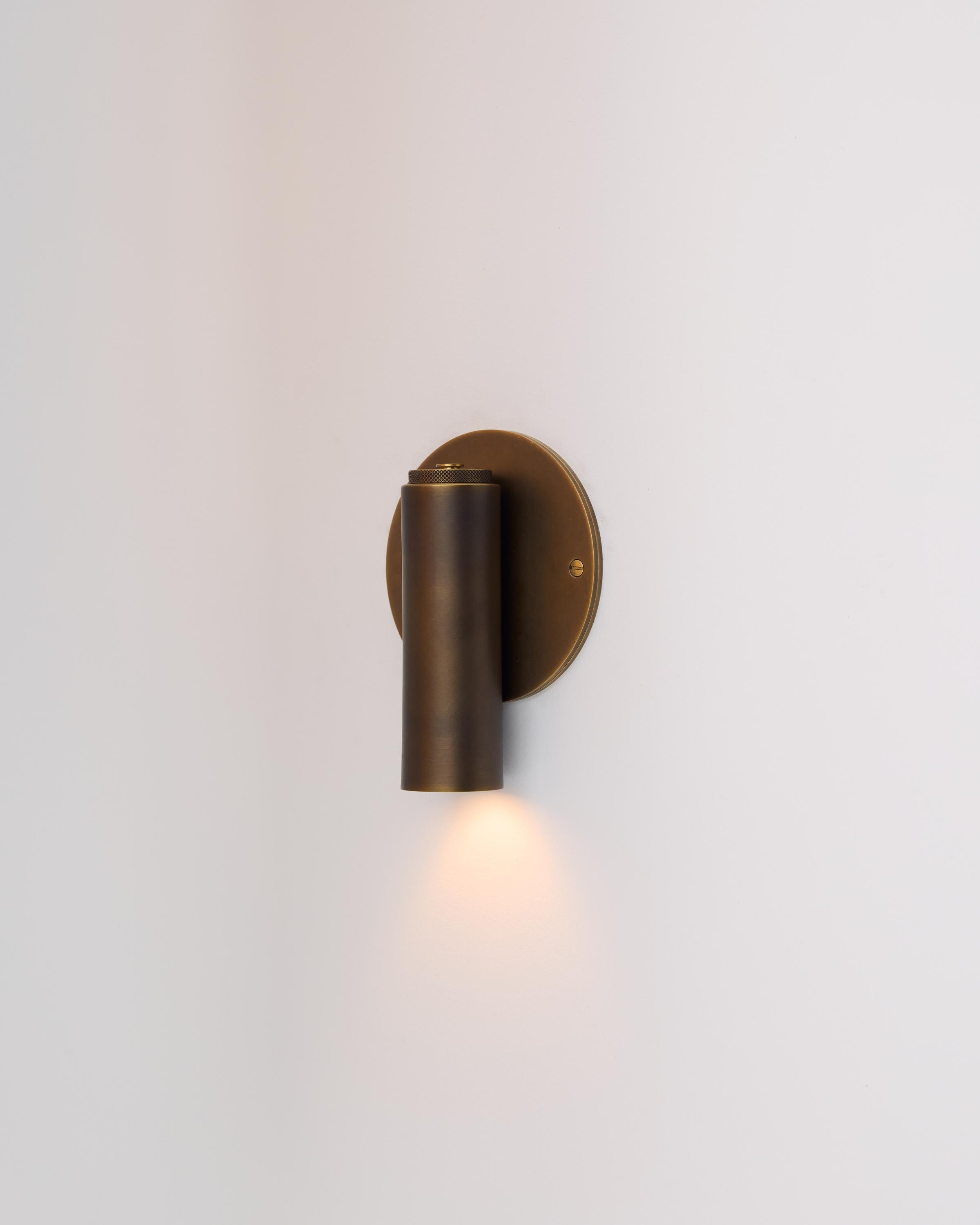 Aplique cilíndrico downlight latón envejecido Moderno de mediados de siglo en venta
