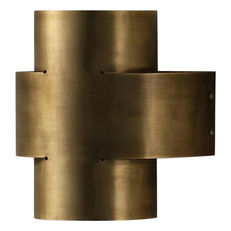 Lampada grande Plus One in ottone invecchiato di Paul Matter