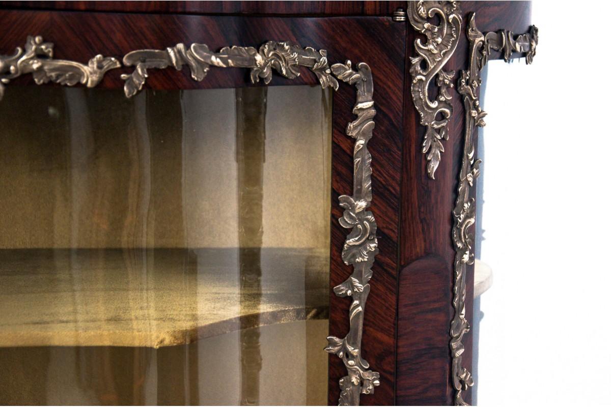 Aged display case, France, circa 1830. After renovation In Good Condition For Sale In Chorzów, PL