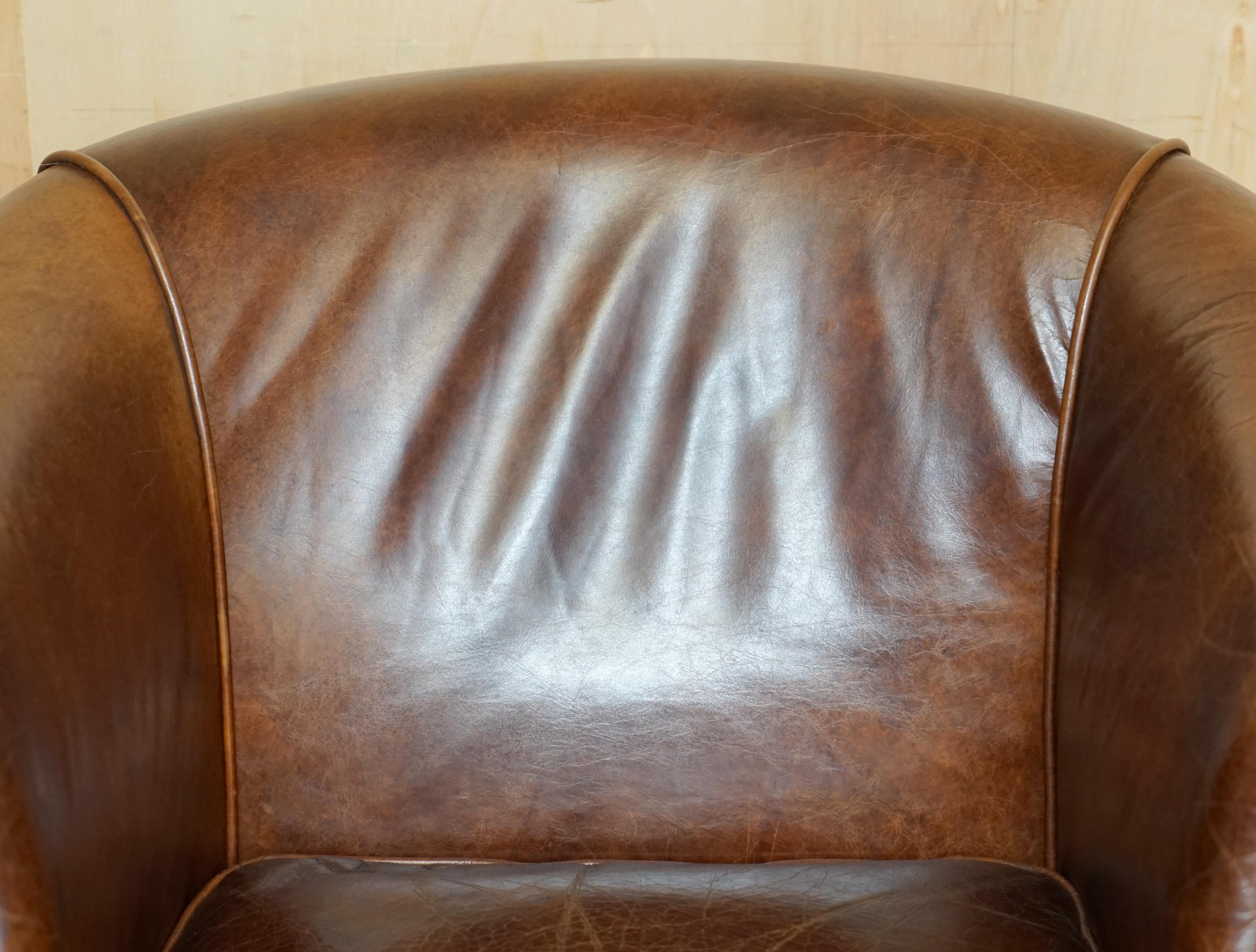 AGED HERiTAGE BROWN LEATHER BIKER TAN CLUB TUB ARMCHAIR MUST SEE LOVELY PATINa!! (Art déco) im Angebot